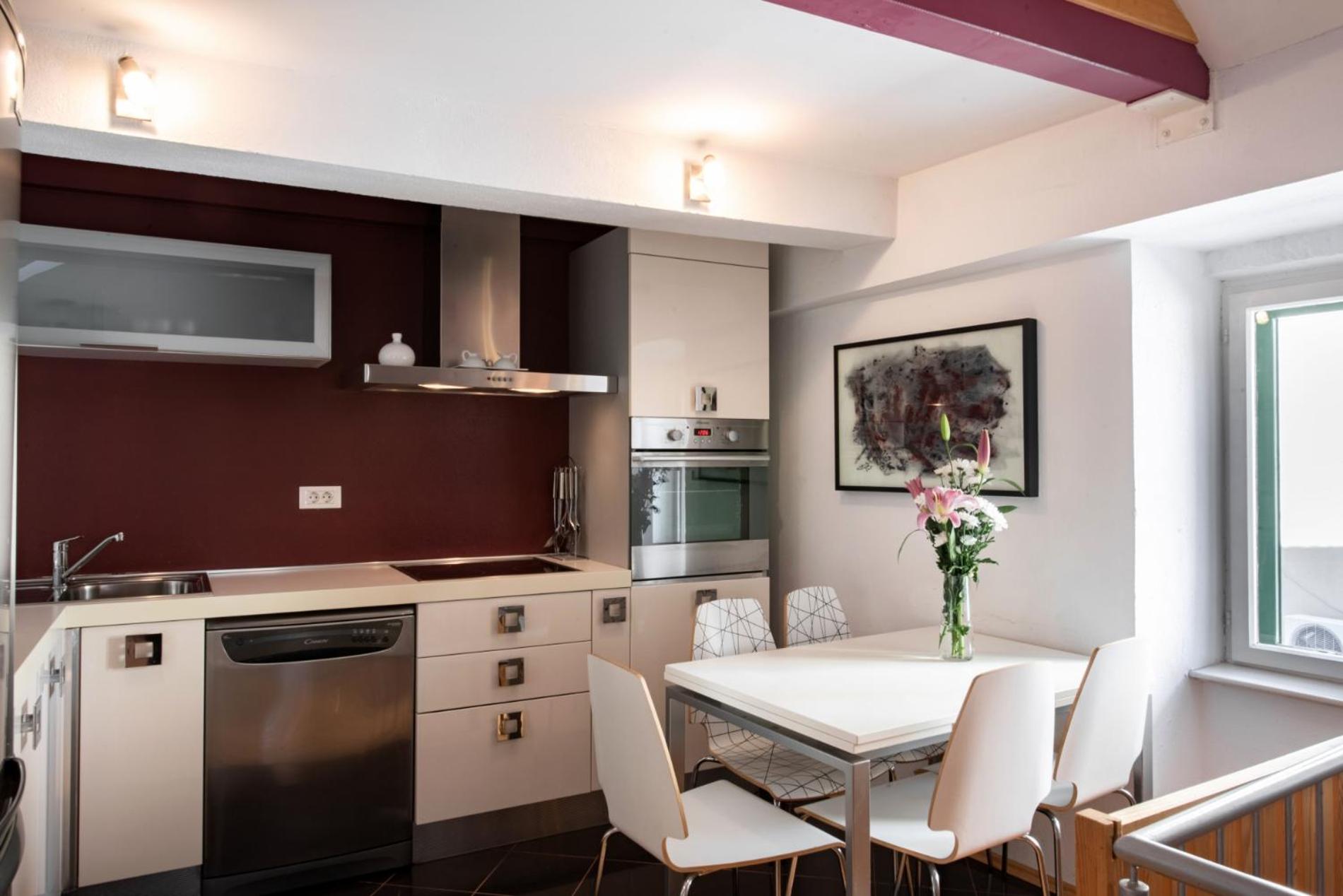 Duplex with terrace in the city centar view 4