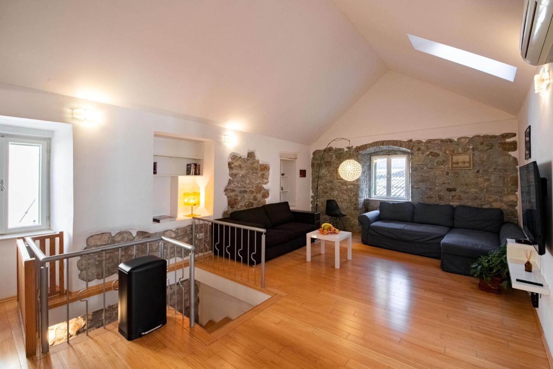 Duplex with terrace in the city centar view 5