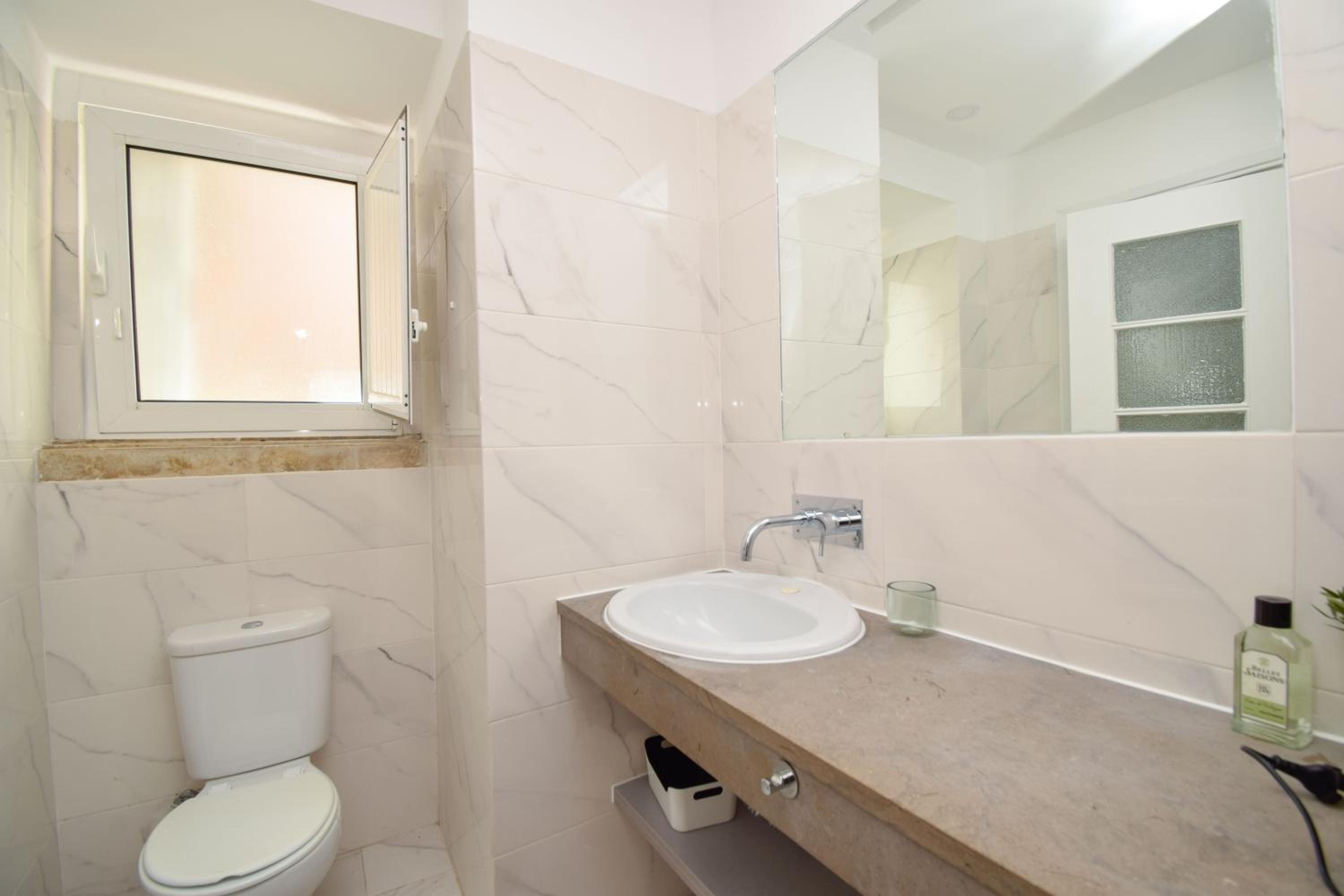Charming Apartment near Metro