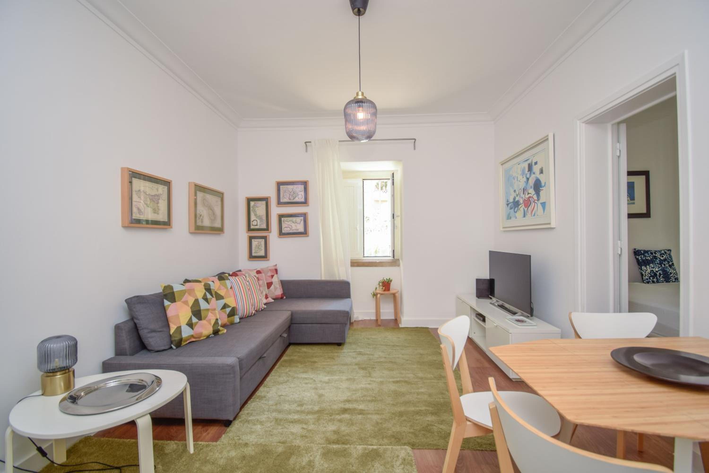 Charming Apartment near Metro