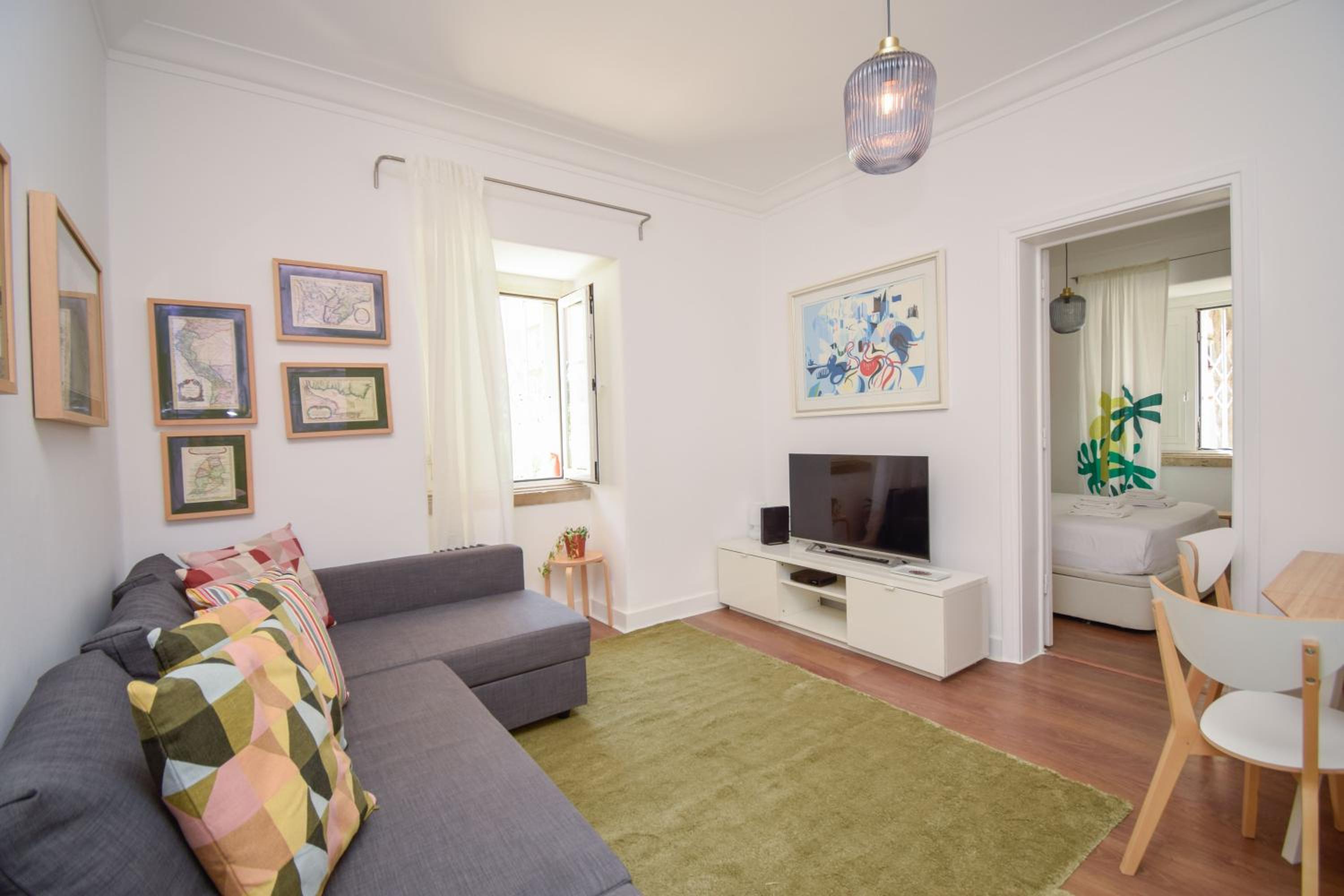 Charming Apartment near Metro