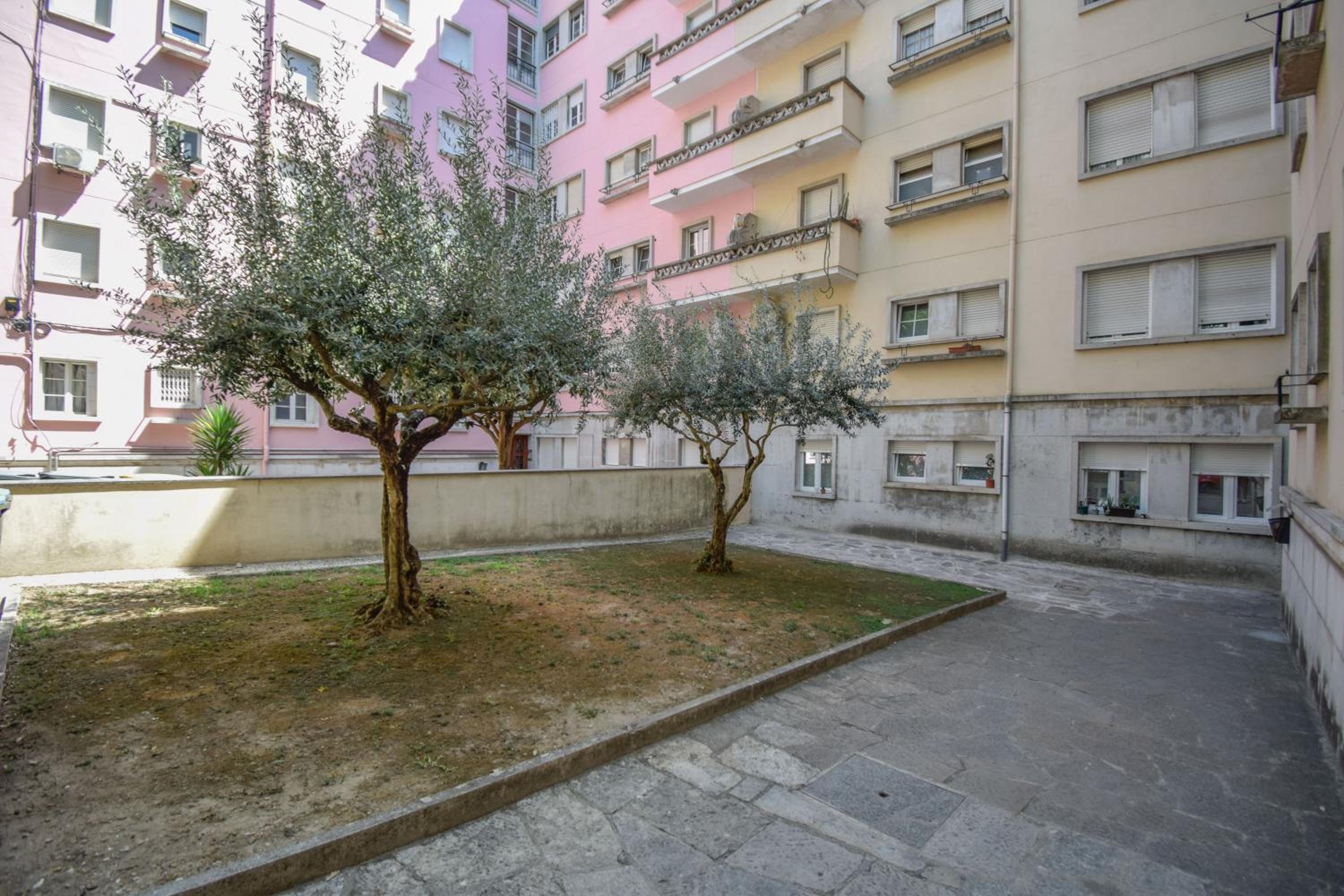 Charming Apartment near Metro