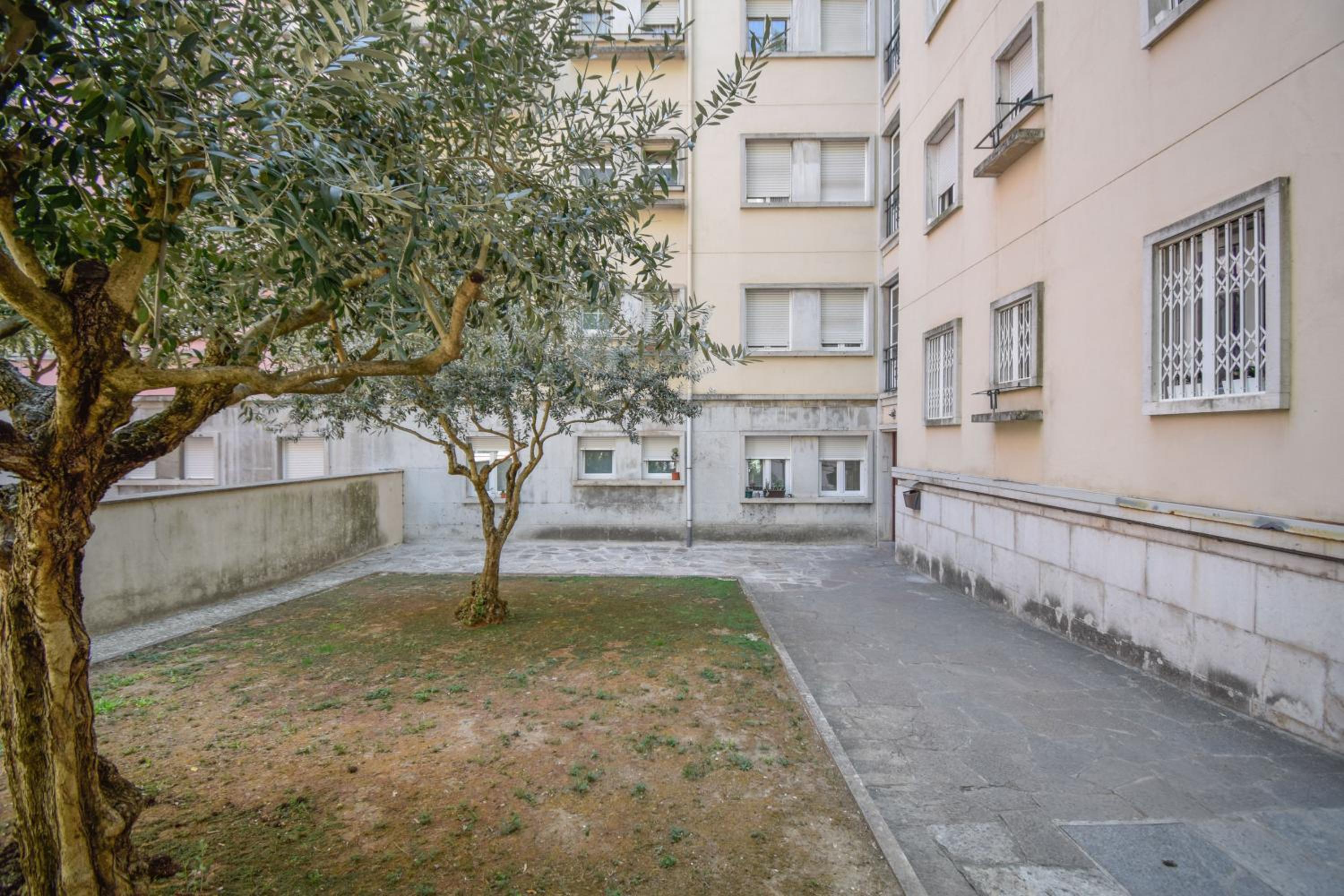 Charming Apartment near Metro