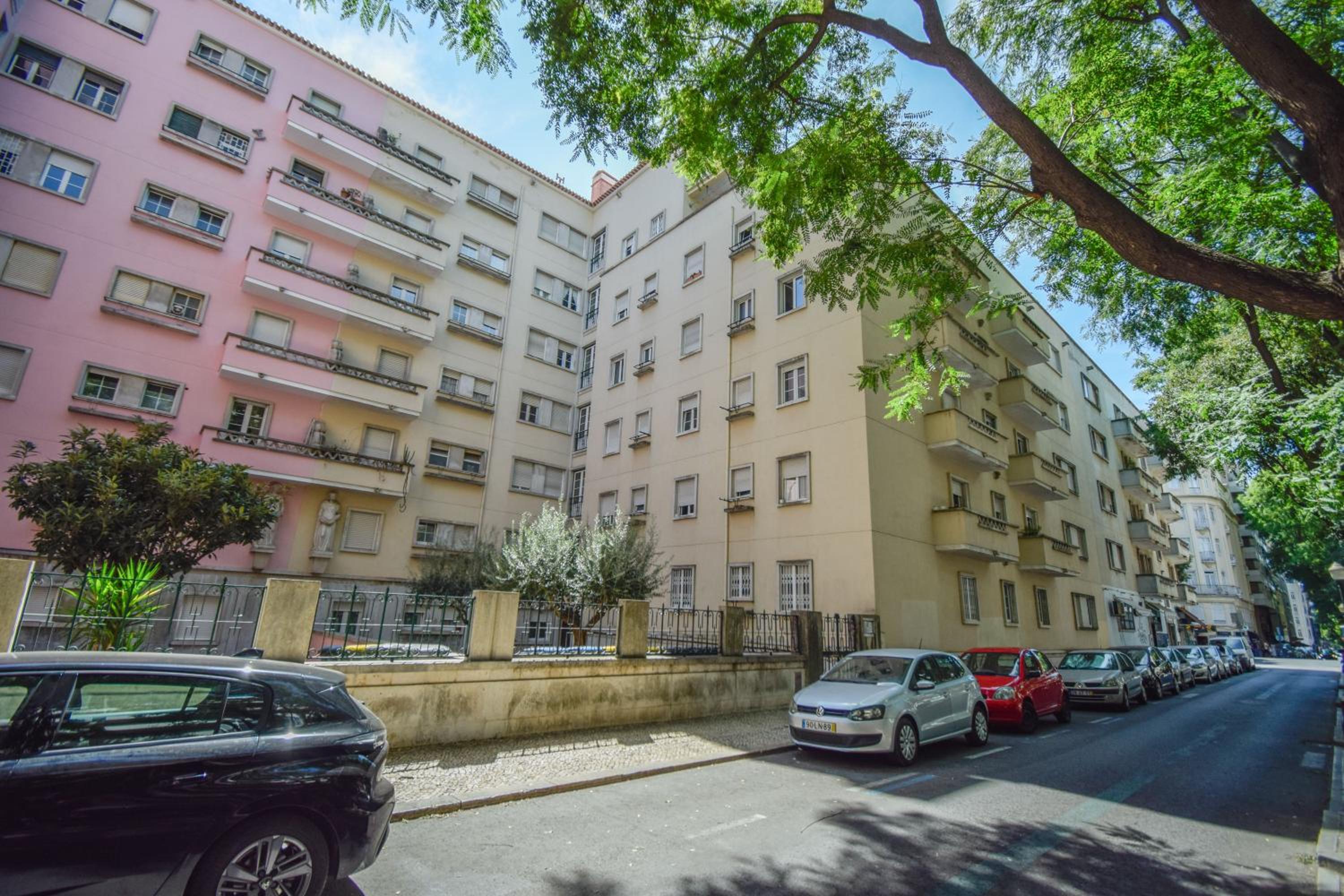 Charming Apartment near Metro