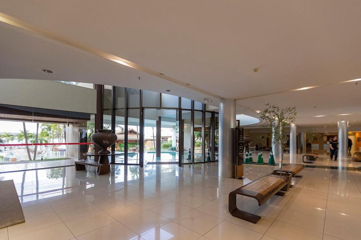 Apt facing Lake Paranoá - CLR314