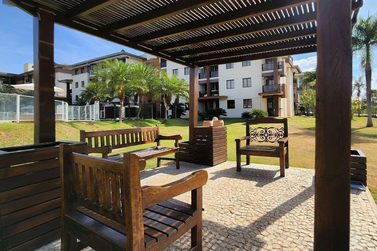 Apt facing Lake Paranoá - CLR314