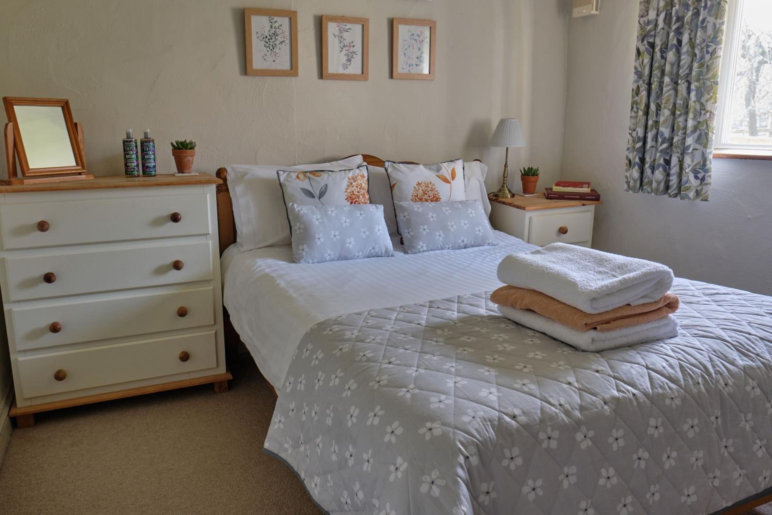 Middlewick Holiday Cottages