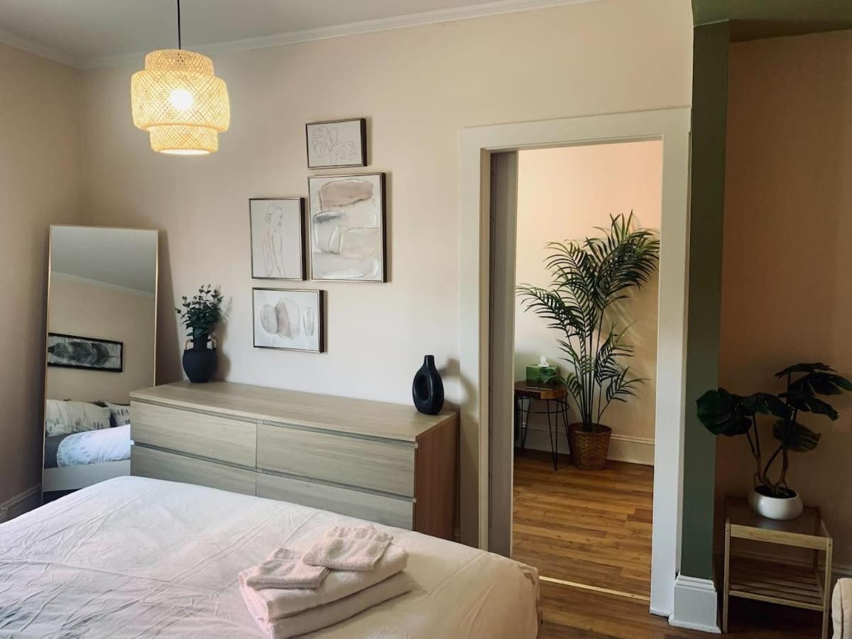 Comfortable Apt #4 with Office Space