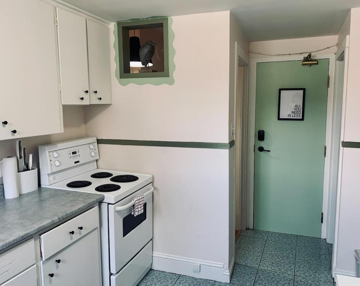 Comfortable Apt #4 with Office Space
