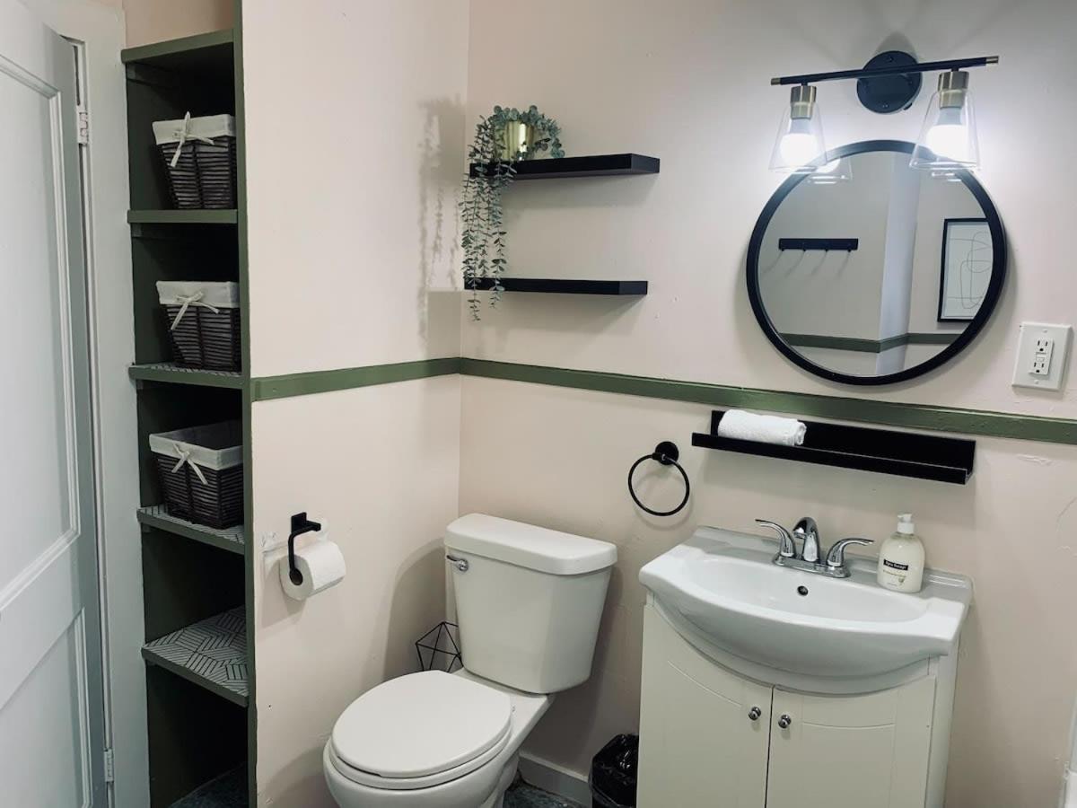 Comfortable Apt #4 with Office Space