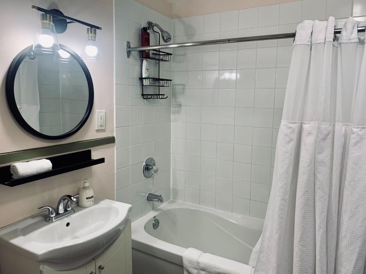 Comfortable Apt #4 with Office Space