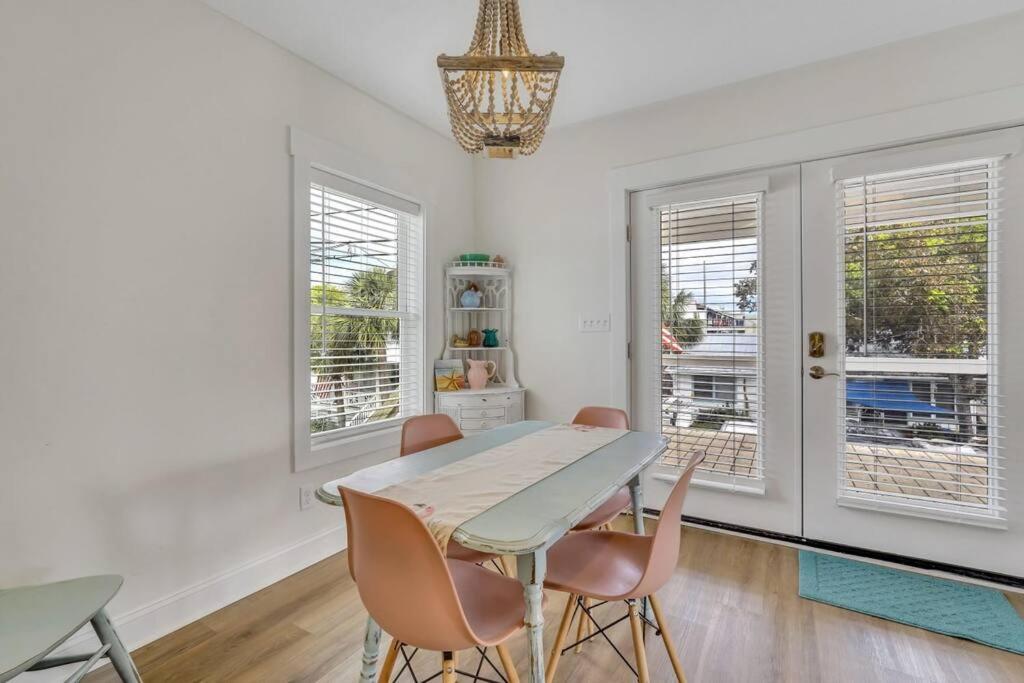 Freshly Renovated Tybee Beach Home:Short Walk to B view 5