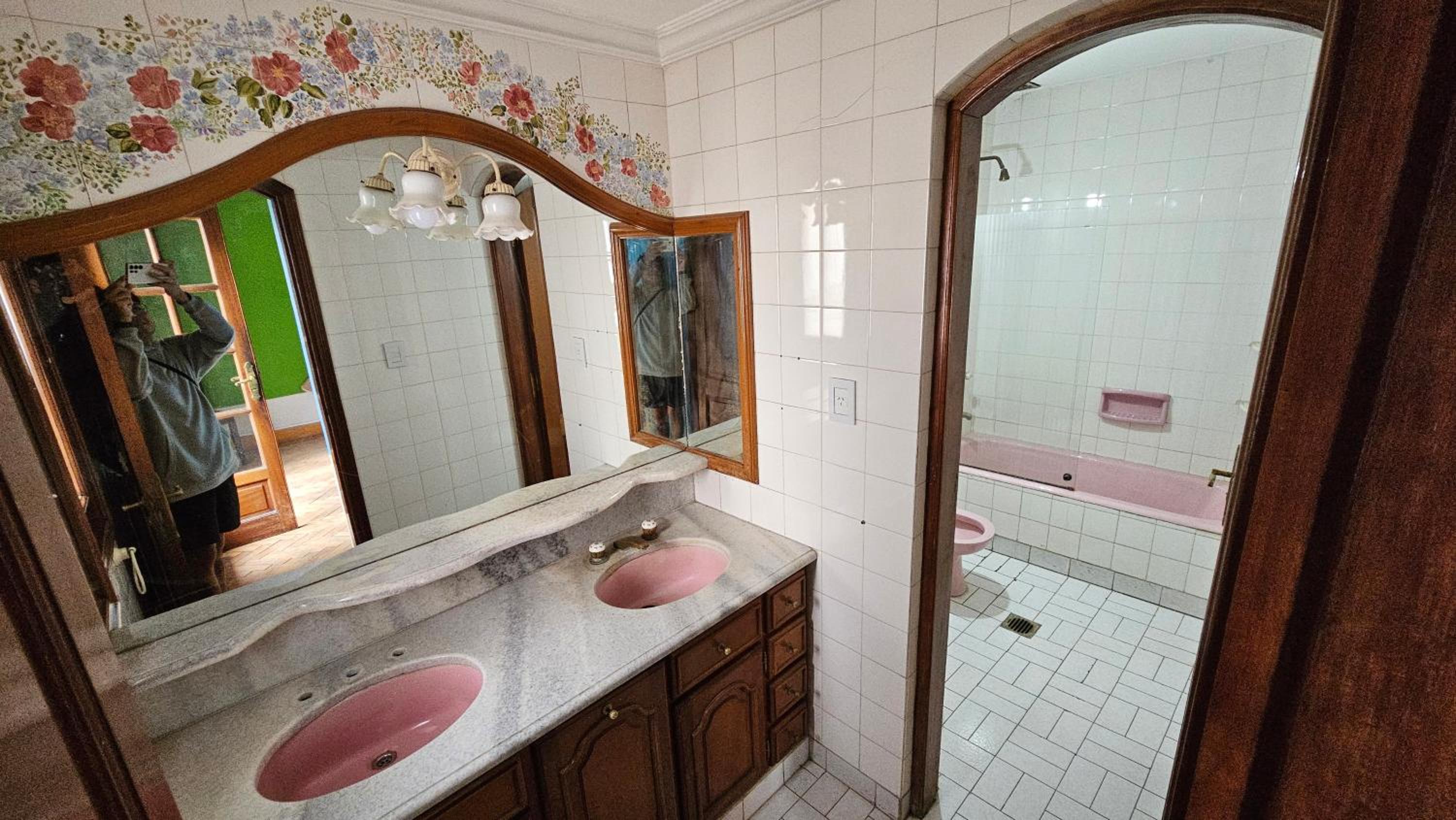 Valhalla Hostel & Suites