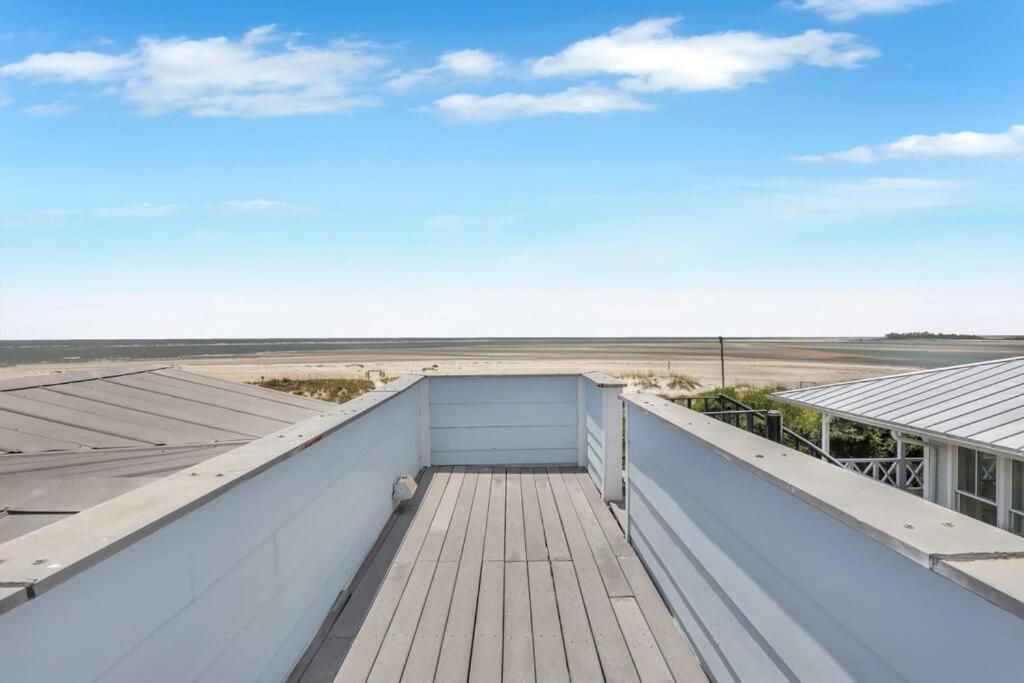 Luxury Beach Front Home: Breath Taking Views view 2