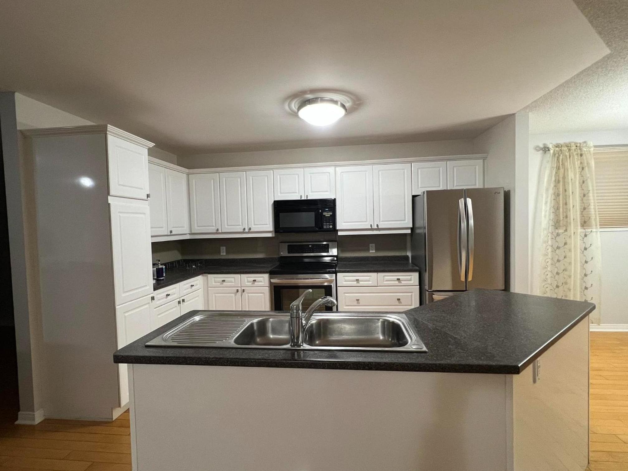 Arbour Ridge Vacation Home - Trail View! 5 bedrooms, 8 beds