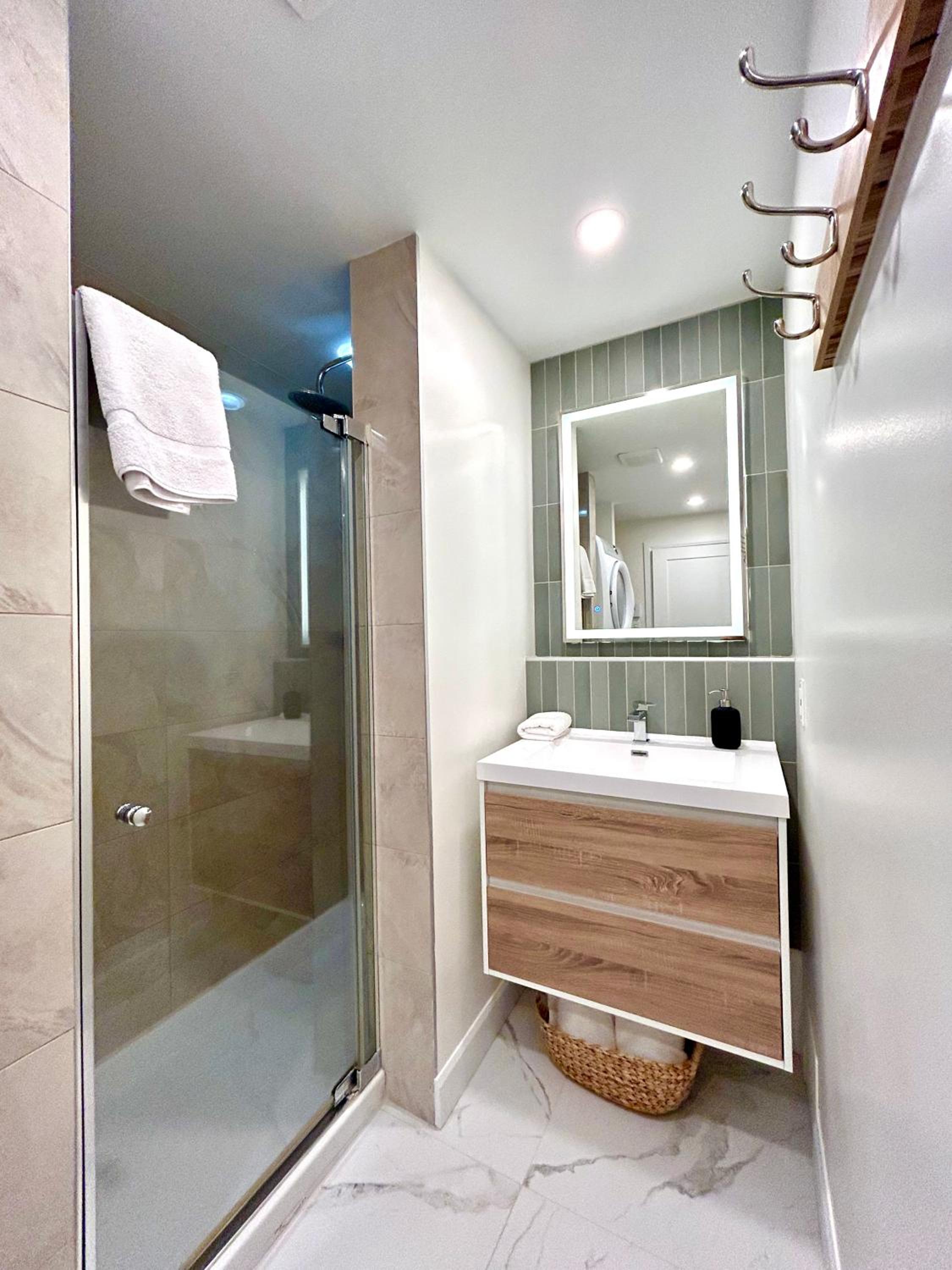 MTLVacationRentals - The City Chalet