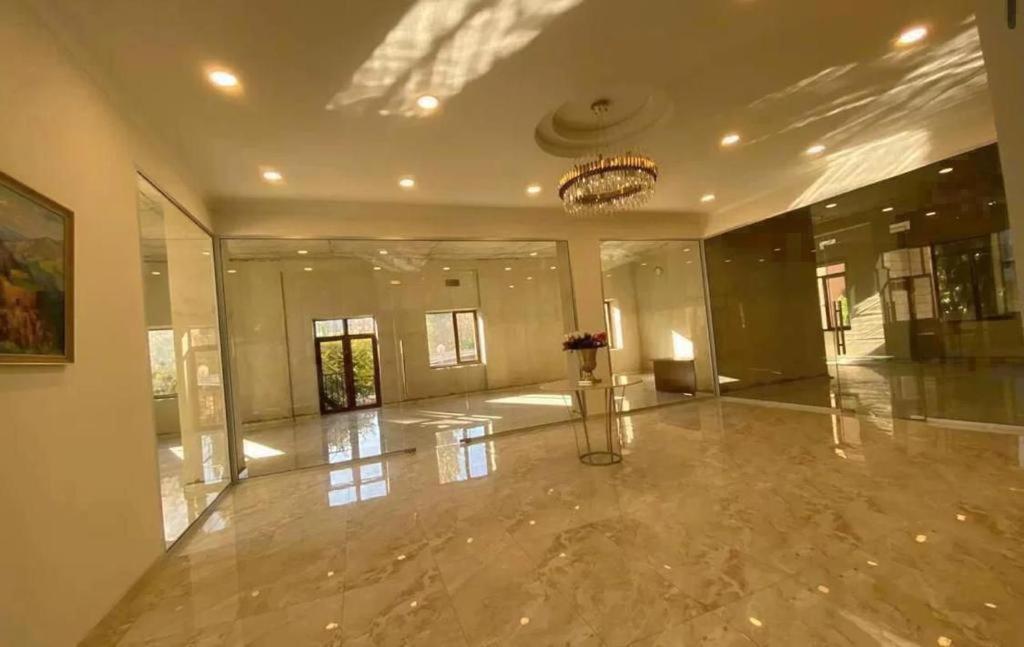 City Center, Deluxe 1Bedroom Apartment by Republic Square New Building
