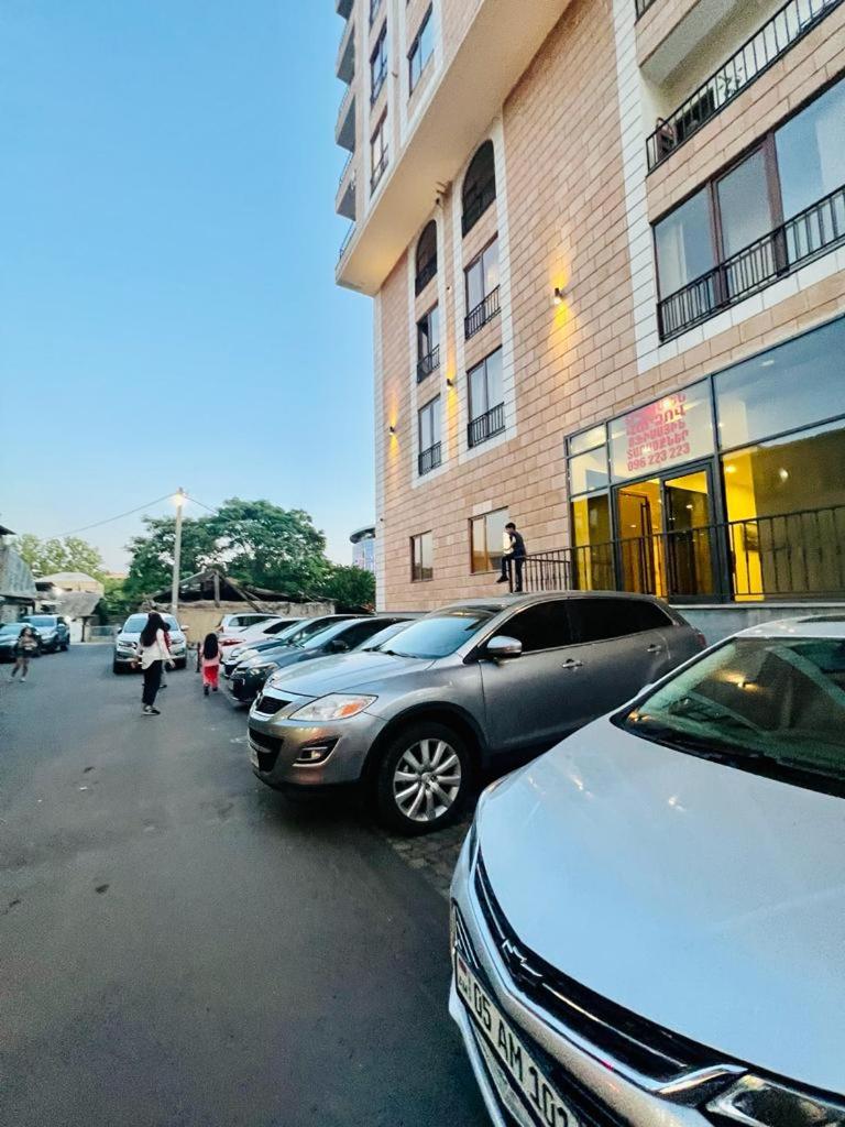 City Center, Deluxe 1Bedroom Apartment by Republic Square New Building