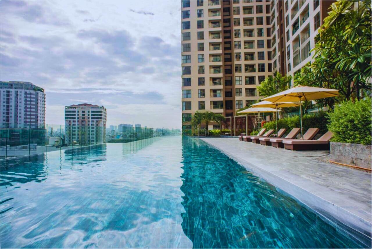 Pool View Central Midtown District 4 Millennium Apartment SaiGon Riverside