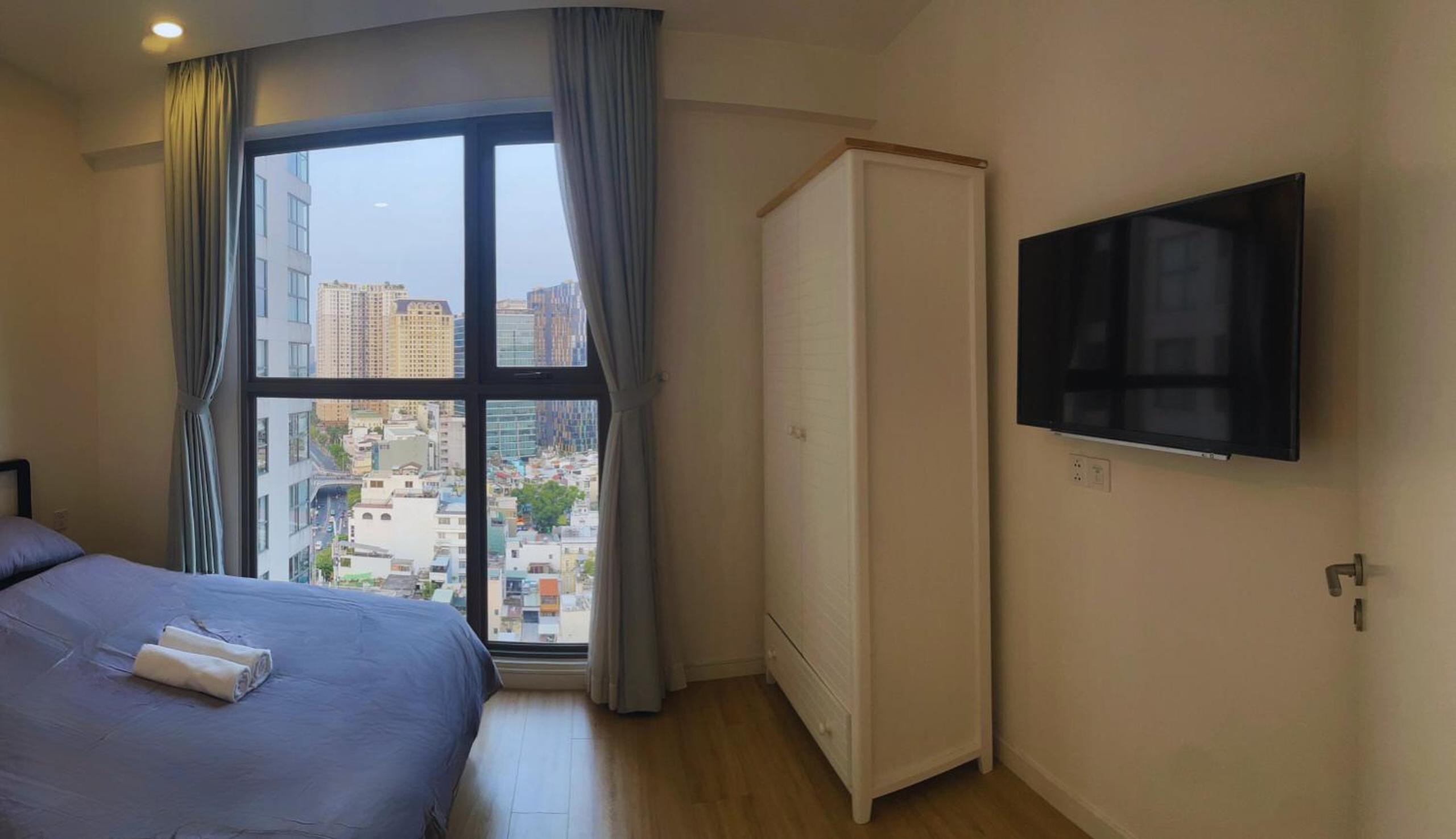 Pool View Central Midtown District 4 Millennium Apartment SaiGon Riverside