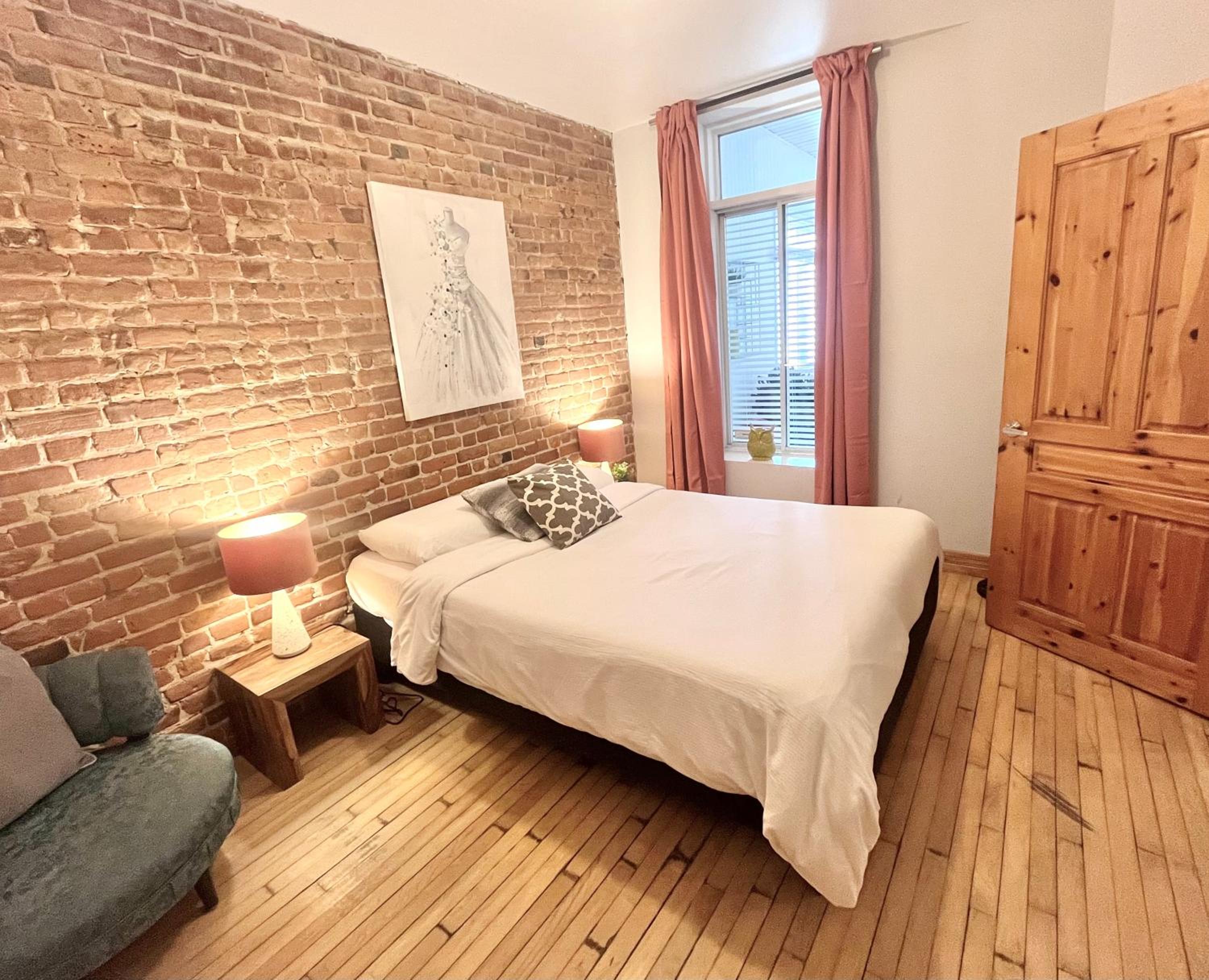 MTLVacationRentals - The City Chalet