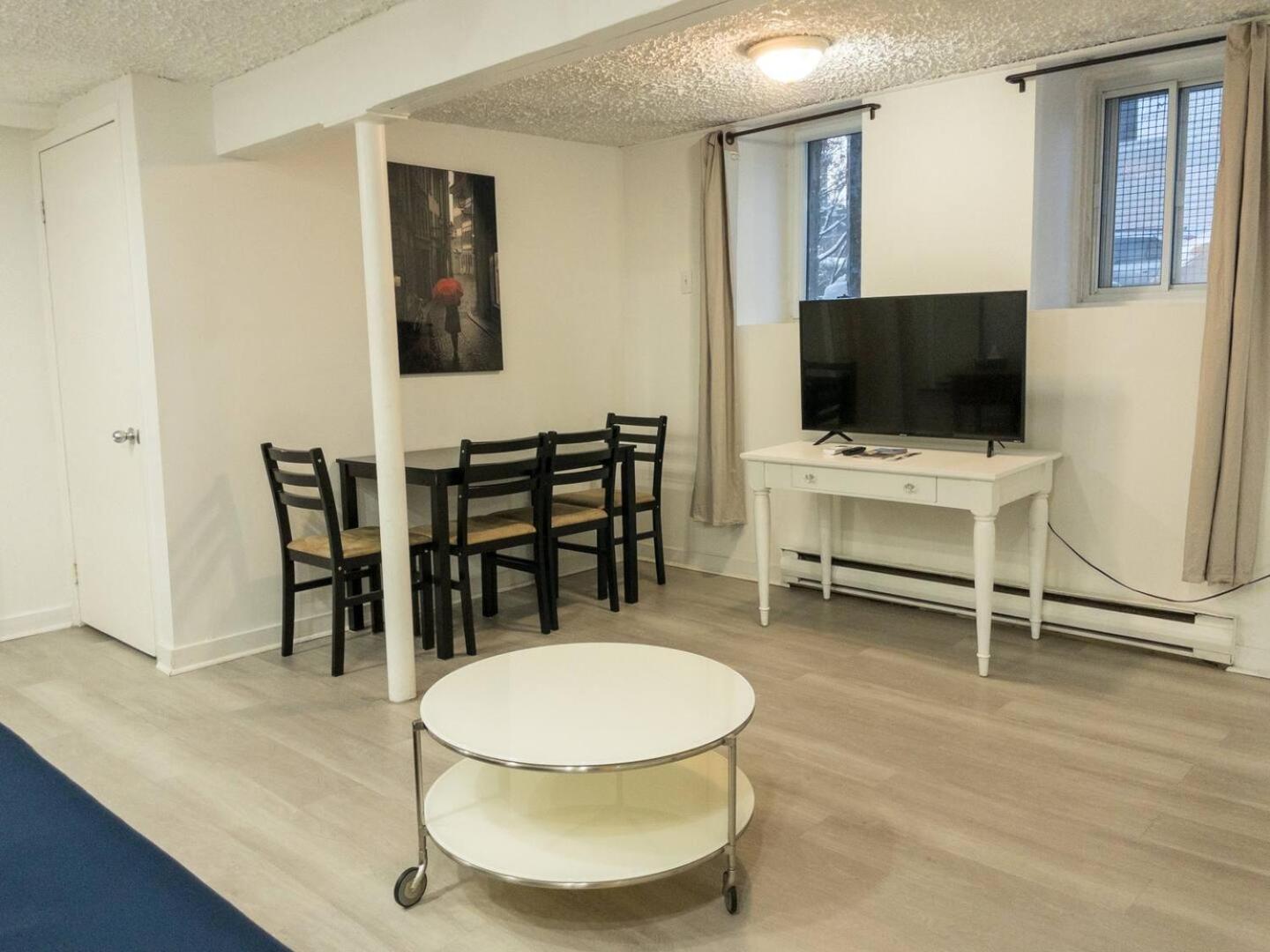 Heart of MTR for Memerable Experiance 2 backyard 7minMetro Fully Renovated & Equipped view 2