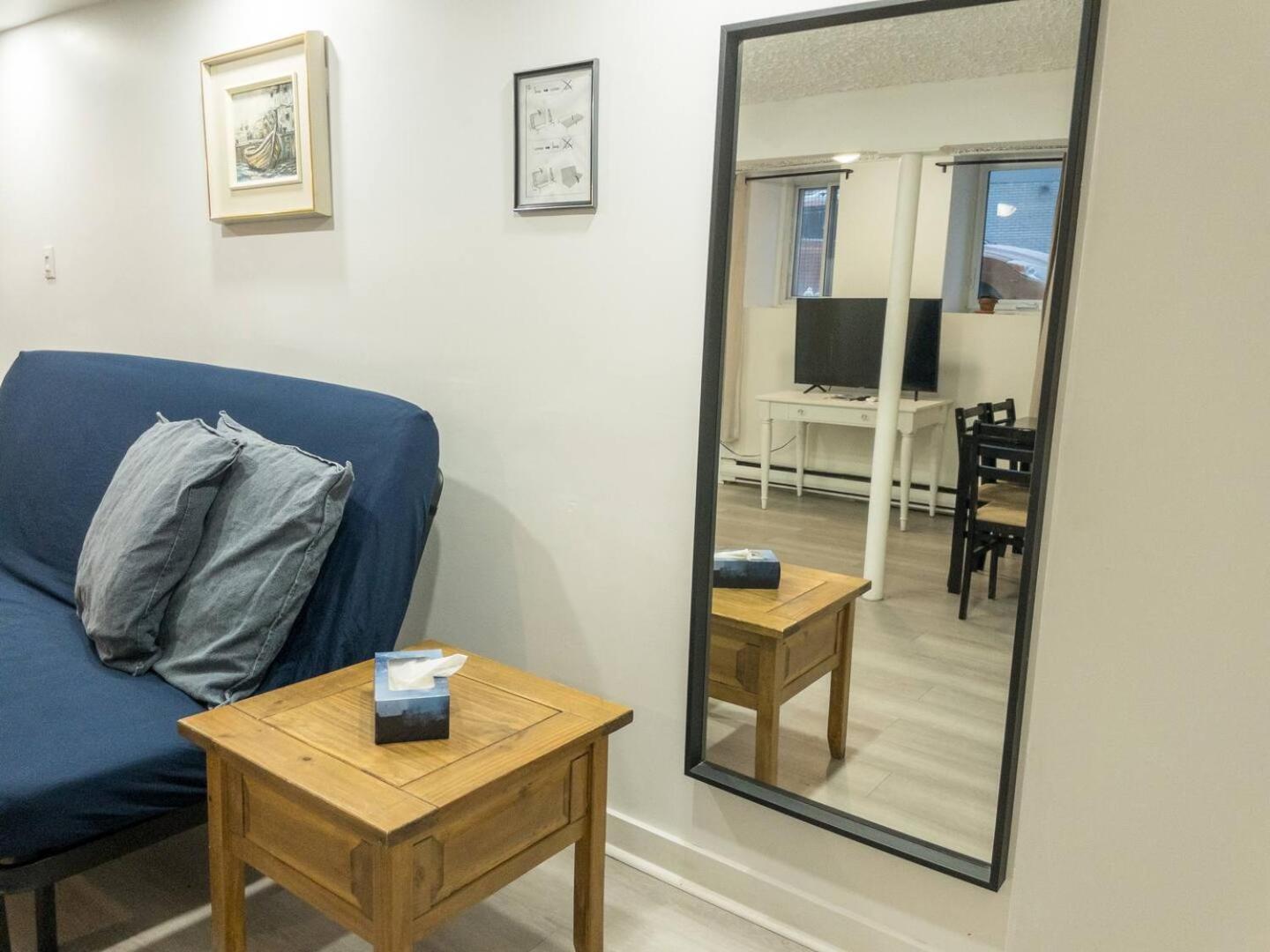 Heart of MTR for Memerable Experiance 2 backyard 7minMetro Fully Renovated & Equipped view 4
