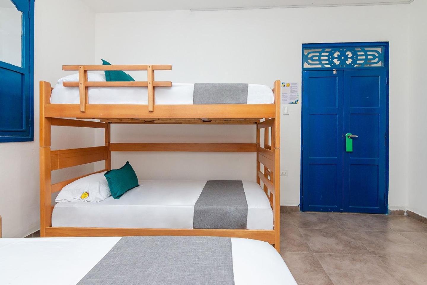 Casa Flor Hostel & Drinks