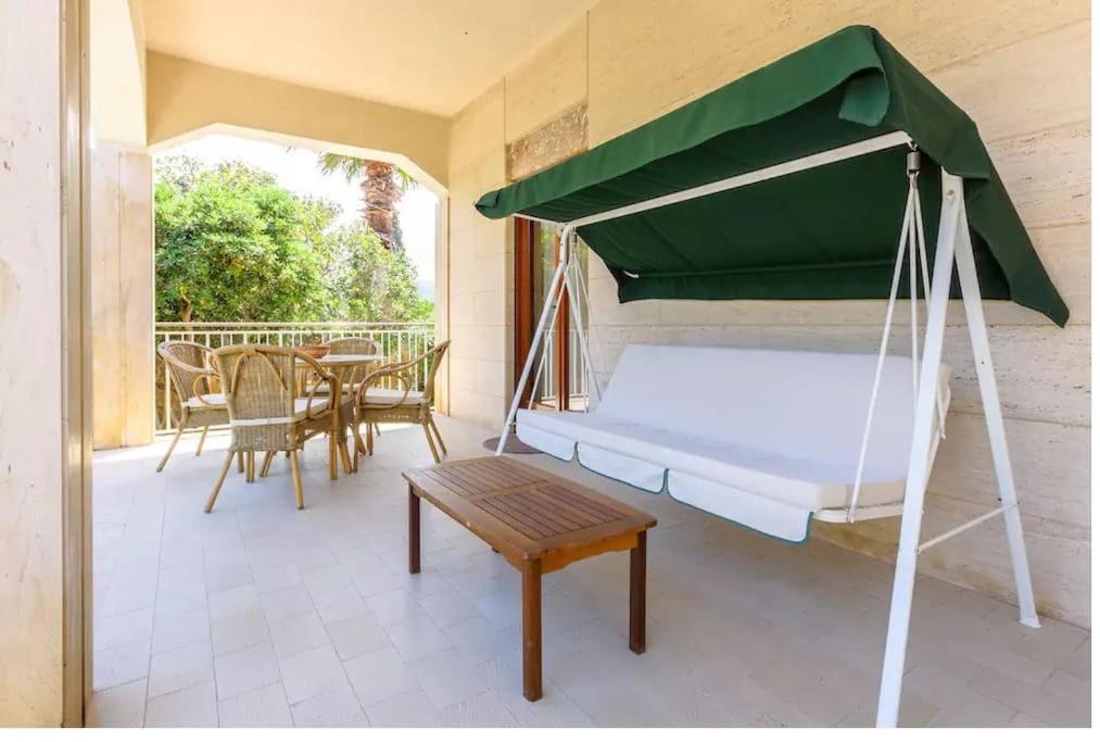 Villa sul golfo di Bonagia