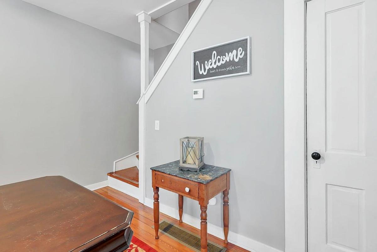 The Schumacher Cottage- 2 BR w Parking & Yard view 5