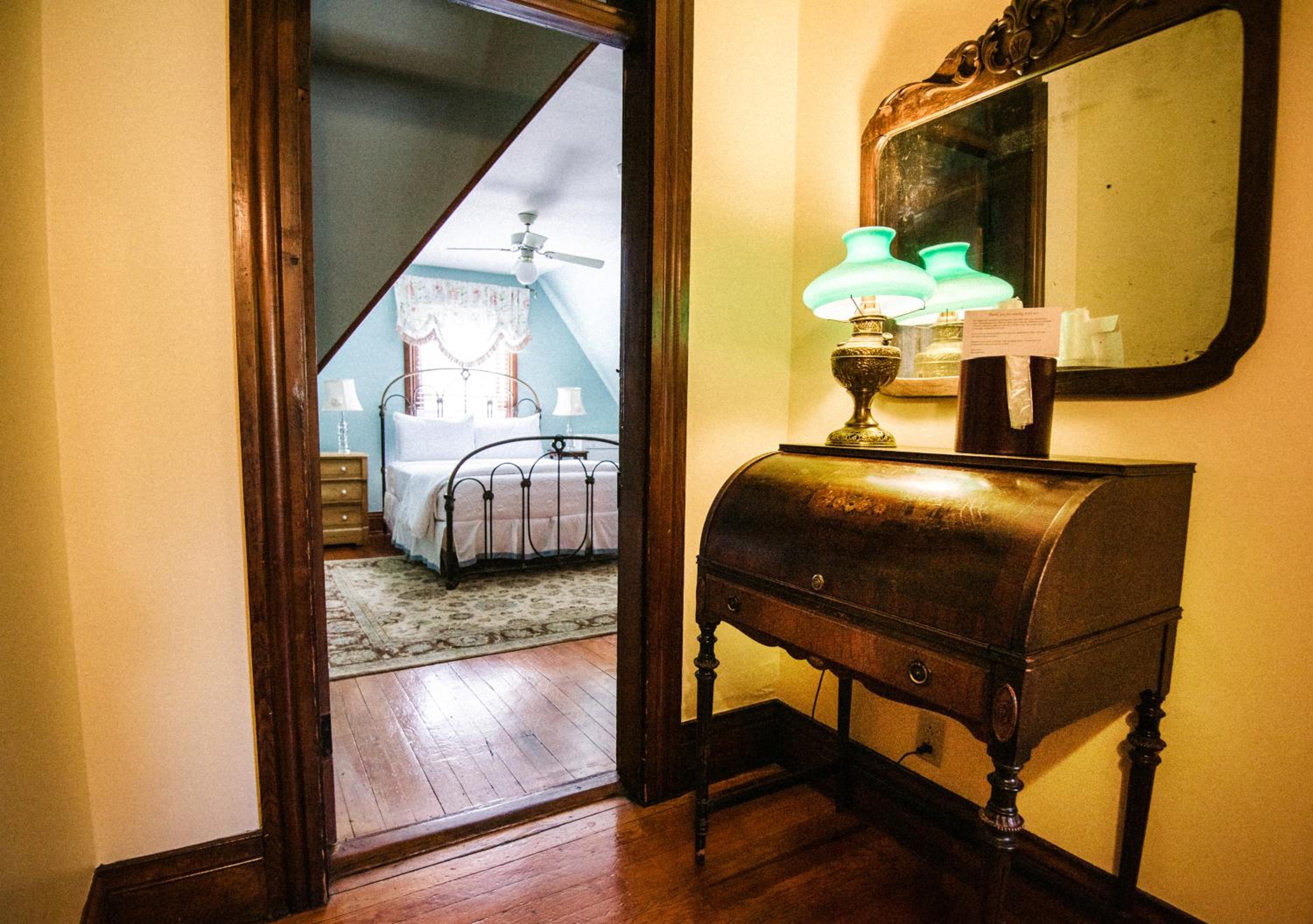 Cedar Crest Inn