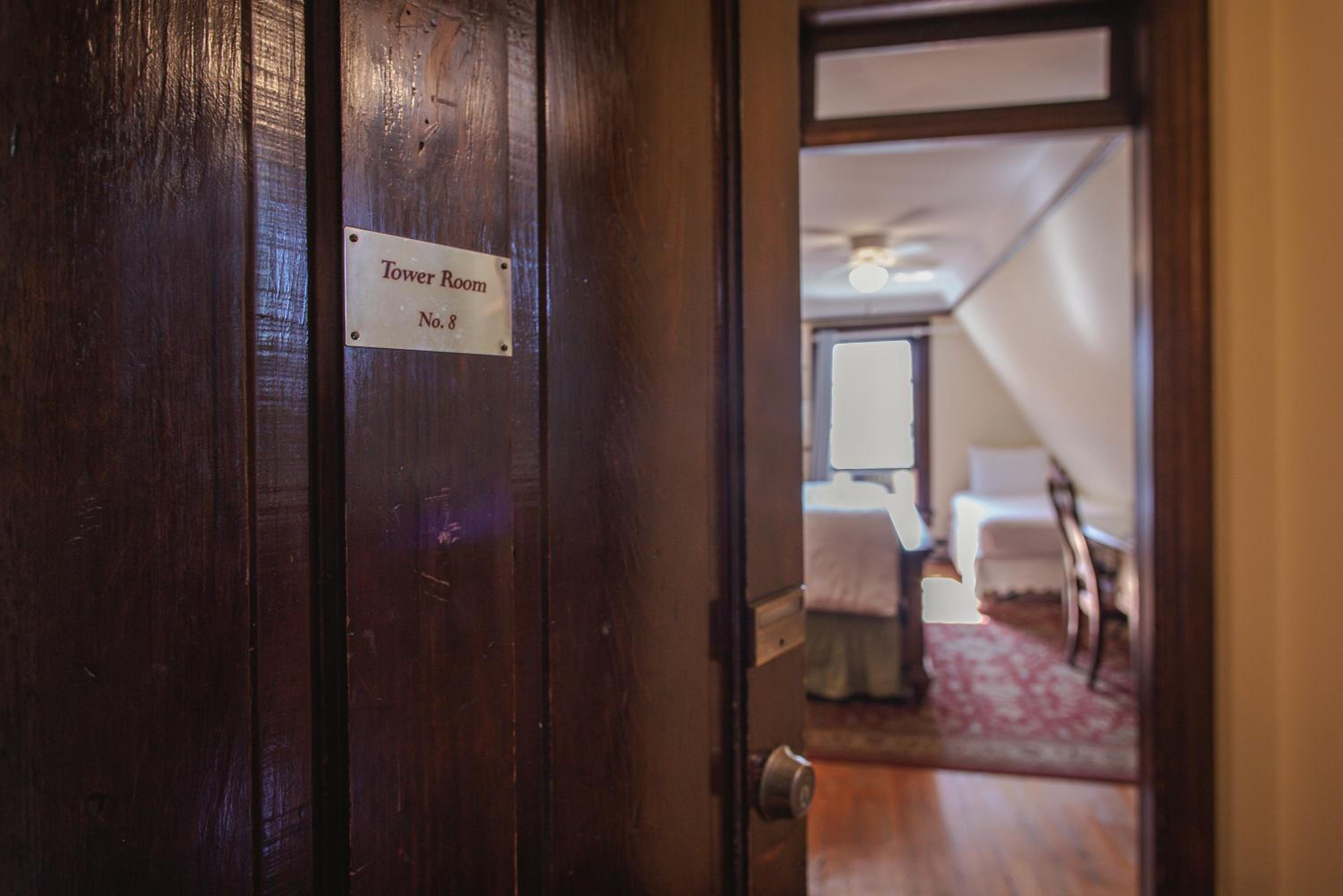 Cedar Crest Inn