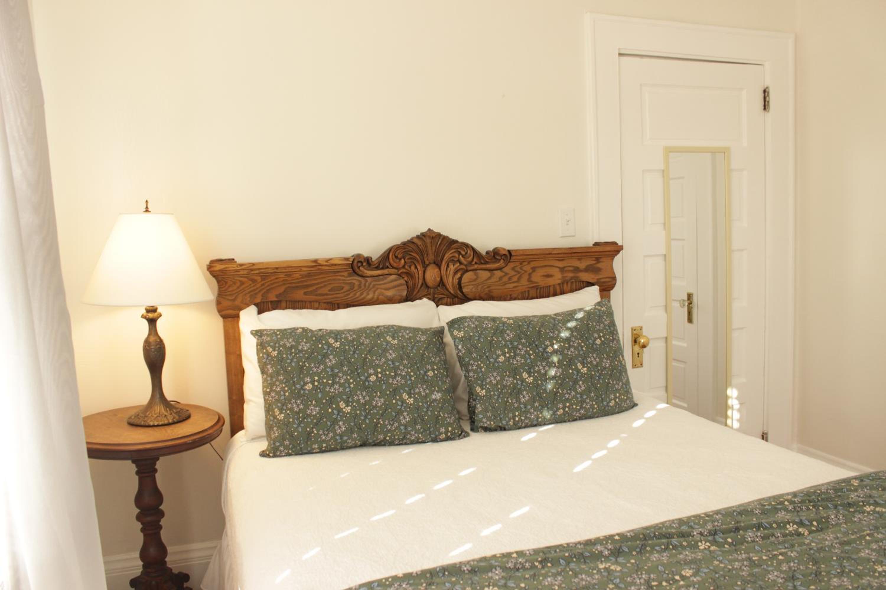 Cedar Crest Inn