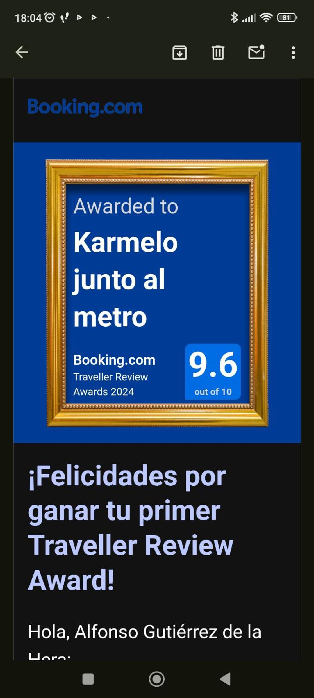 Karmelo junto al metro