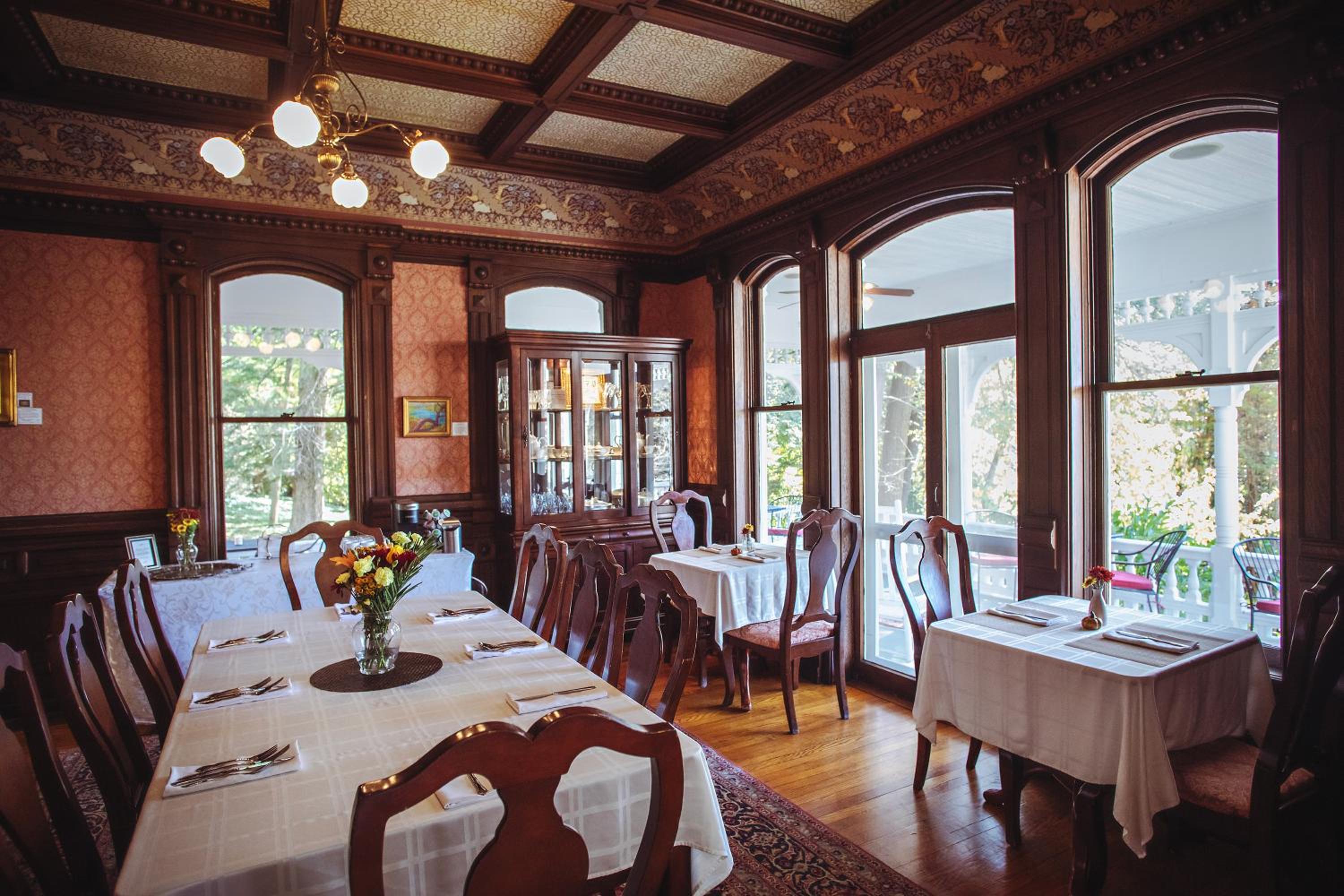 Cedar Crest Inn