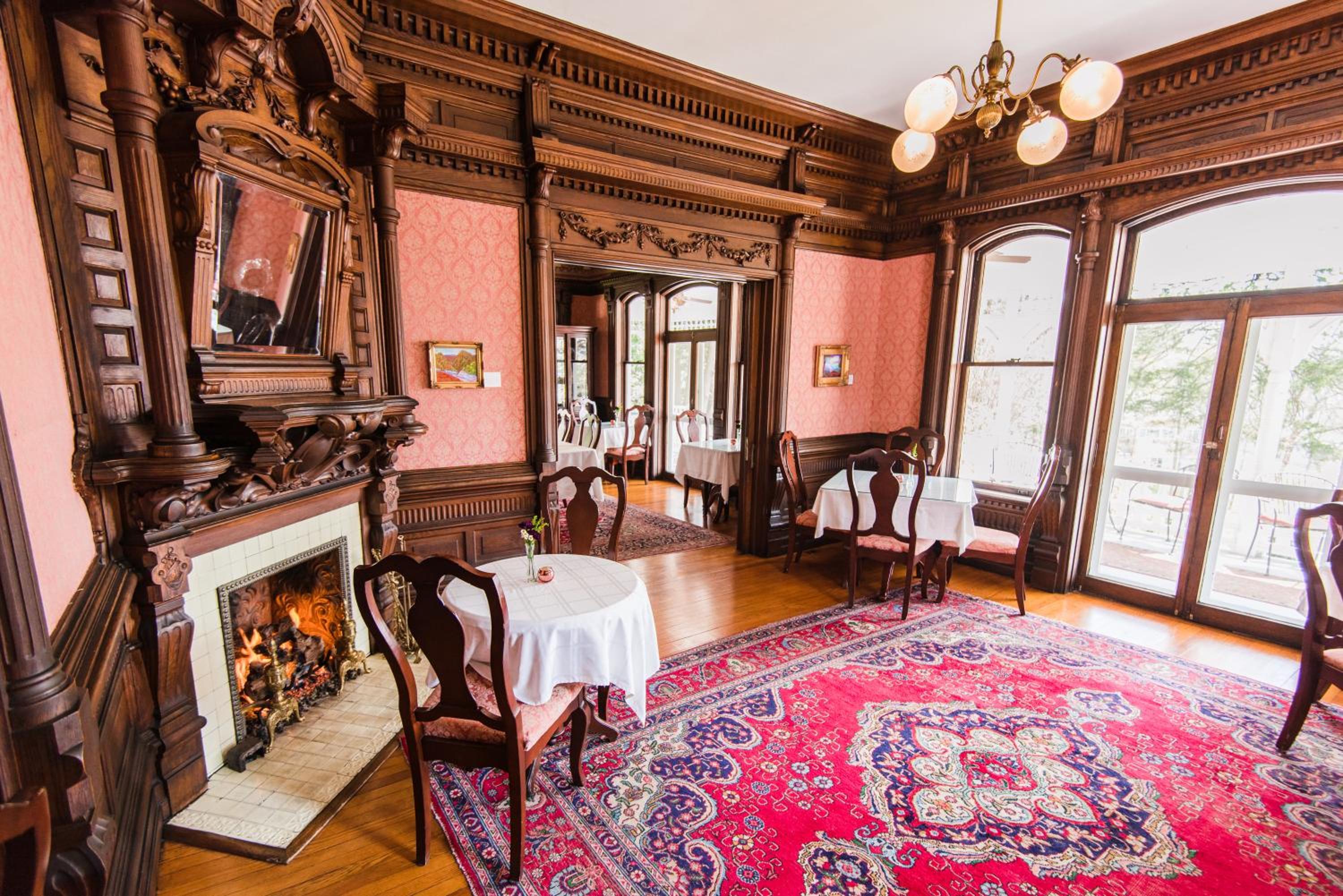 Cedar Crest Inn