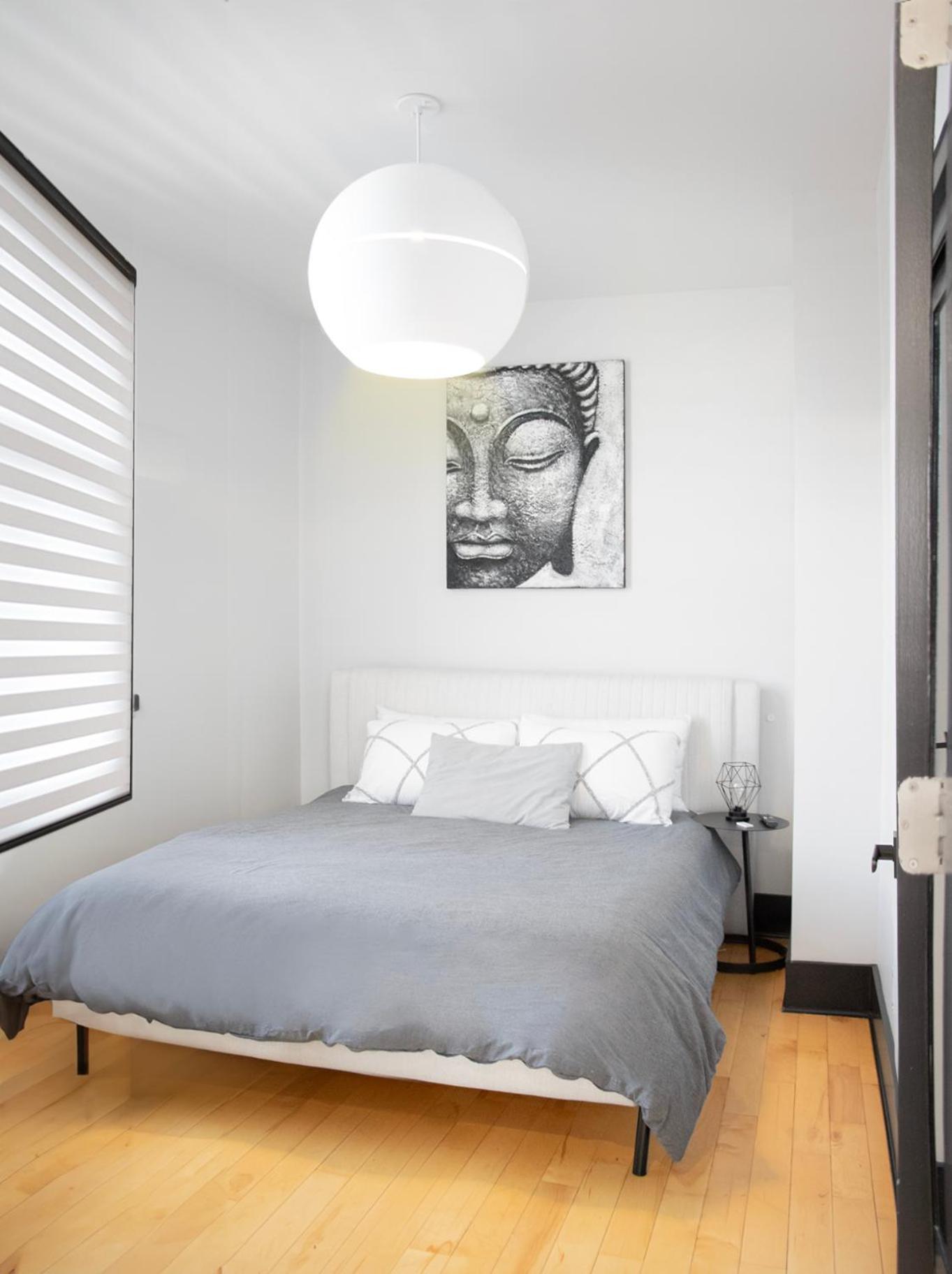 Chic 1-Bedroom Retreat in Montreal's Vibrant Plateau Mont-Royal Area - Apt 3