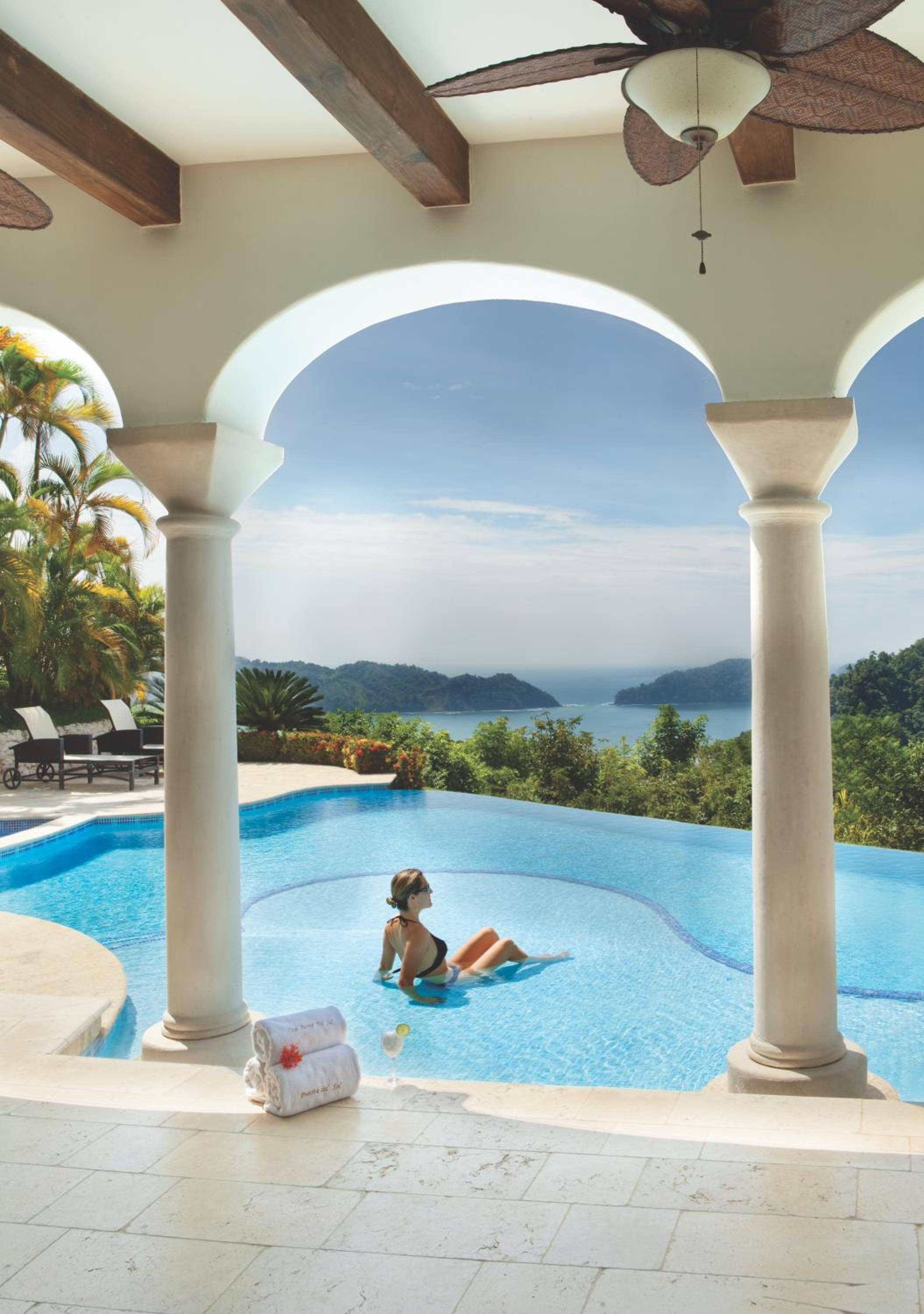 Puesta del Sol 5 bdrs ocean view in Los Suenos