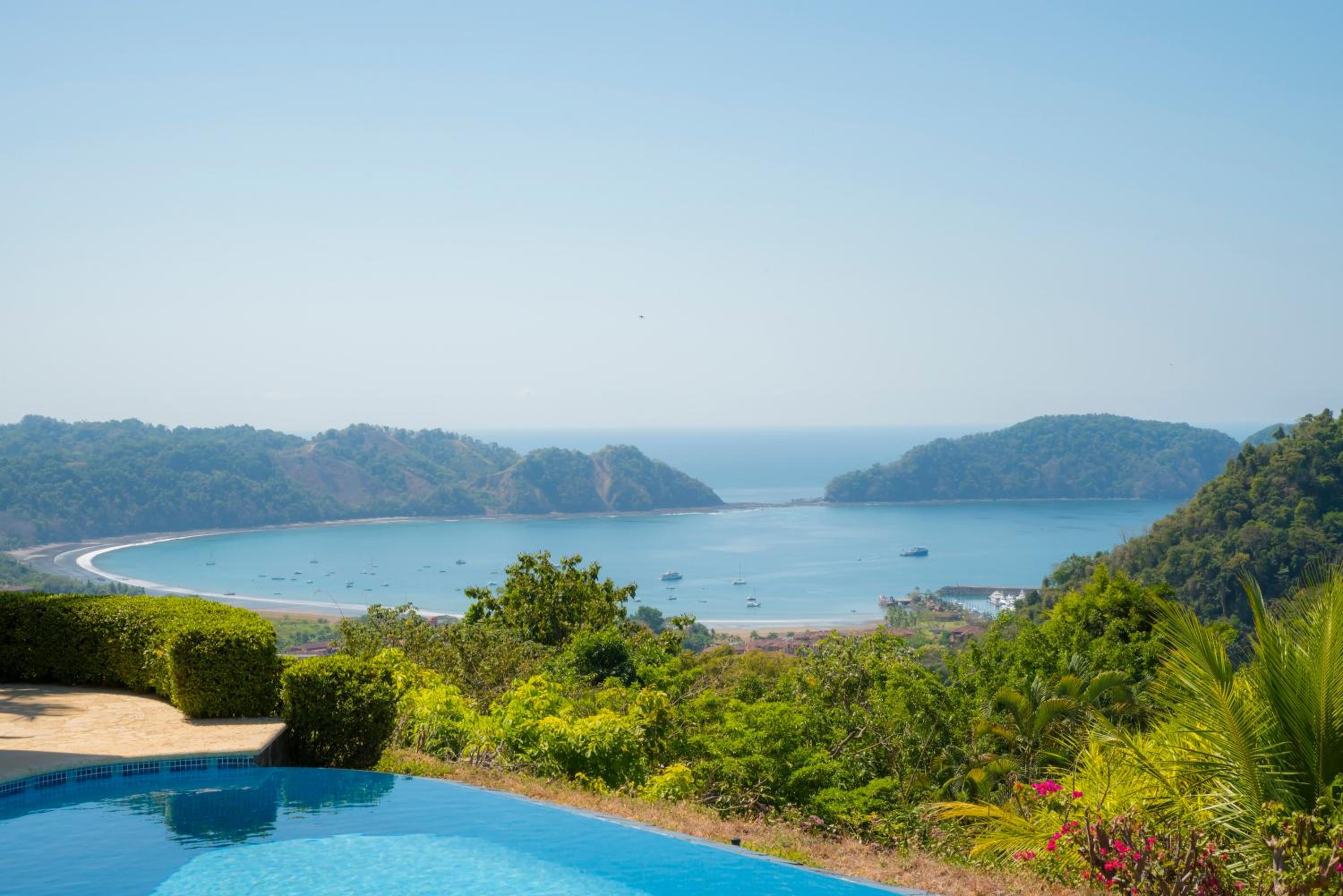 Puesta del Sol 5 bdrs ocean view in Los Suenos