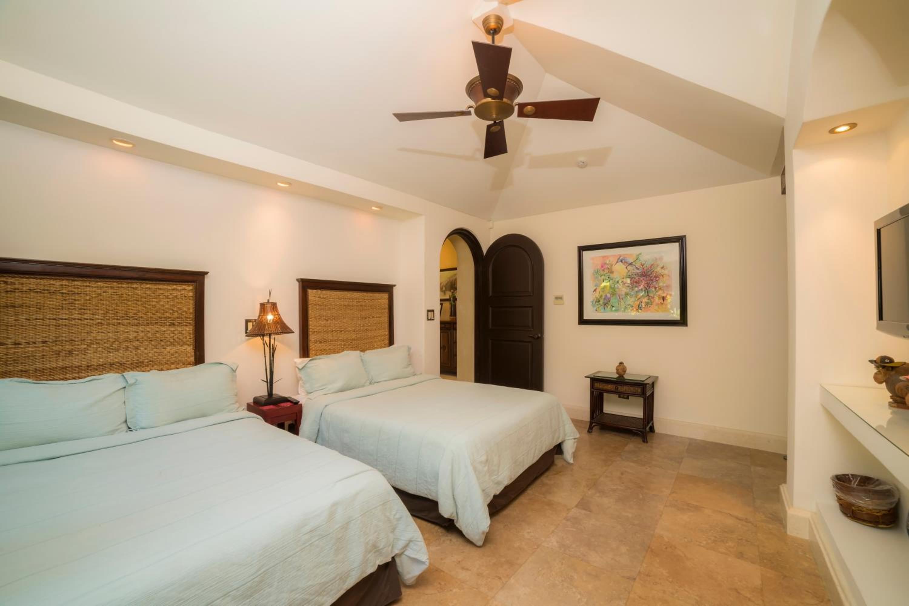 Puesta del Sol 5 bdrs ocean view in Los Suenos