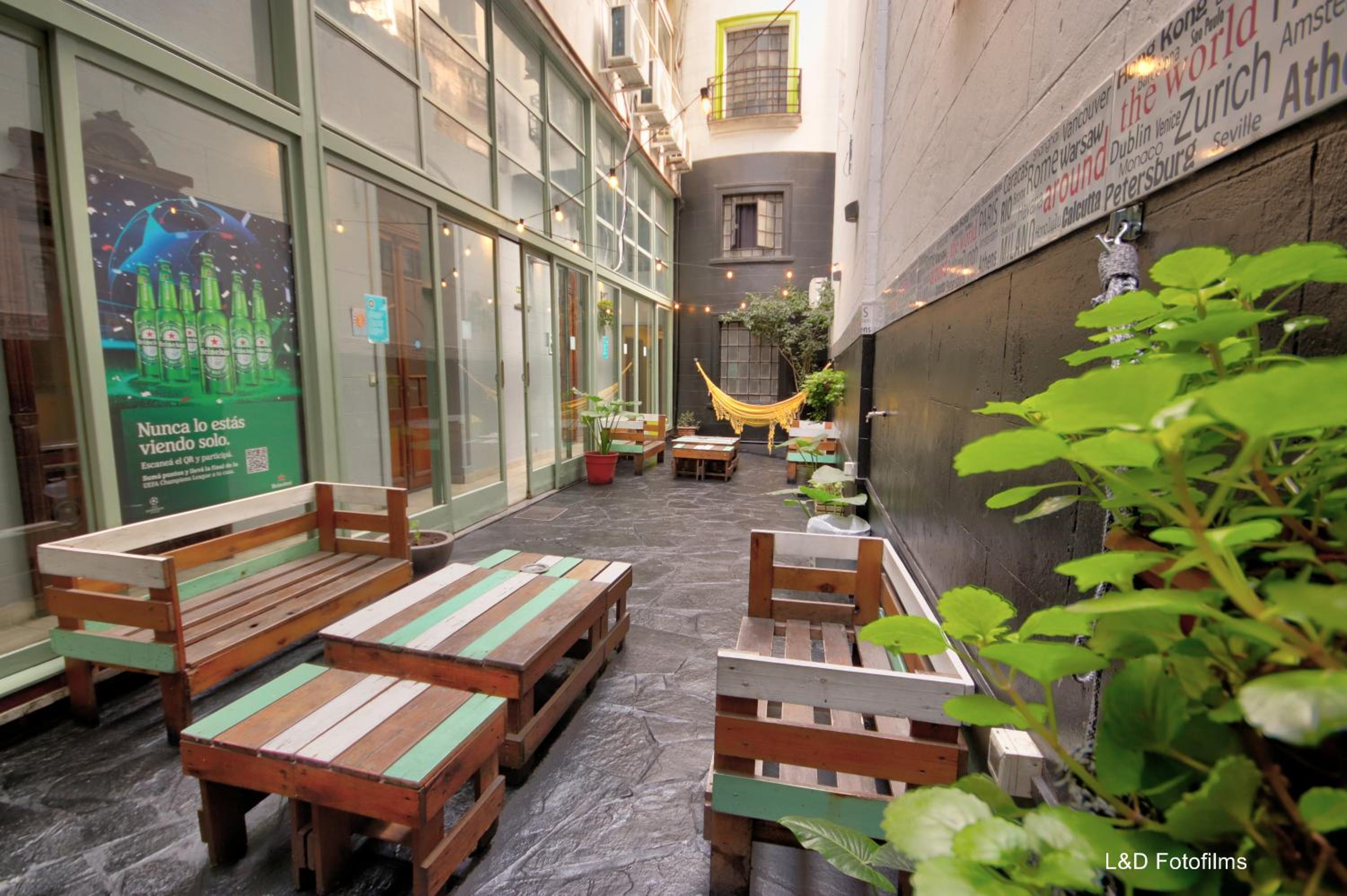 Play Hostel Arcos - Image 2