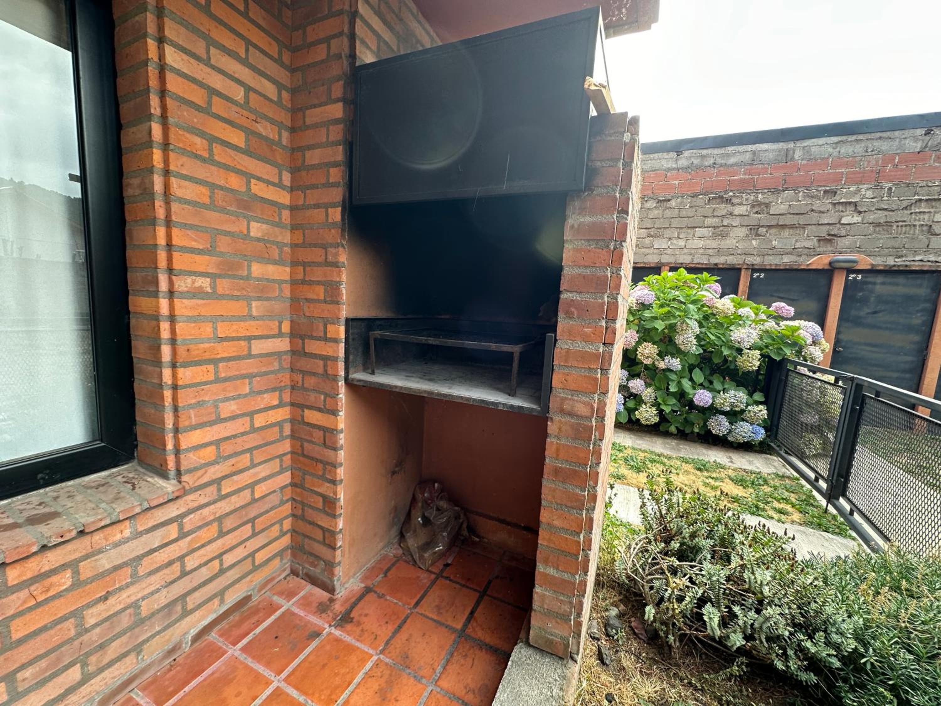 Amplio departamento cerca del centro en zona tranquila. Fosbery