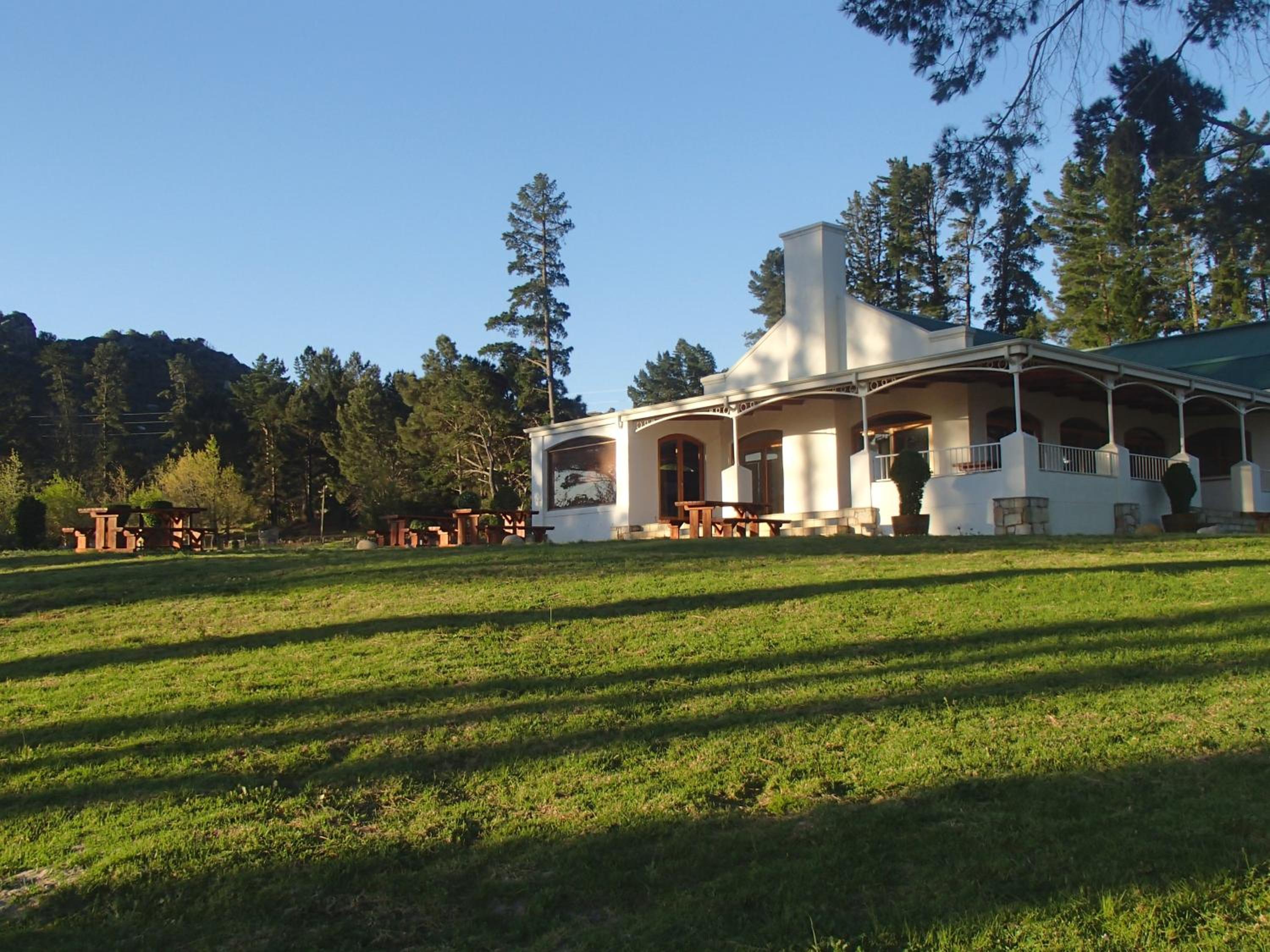 Topiary Wine Estate & Cottages