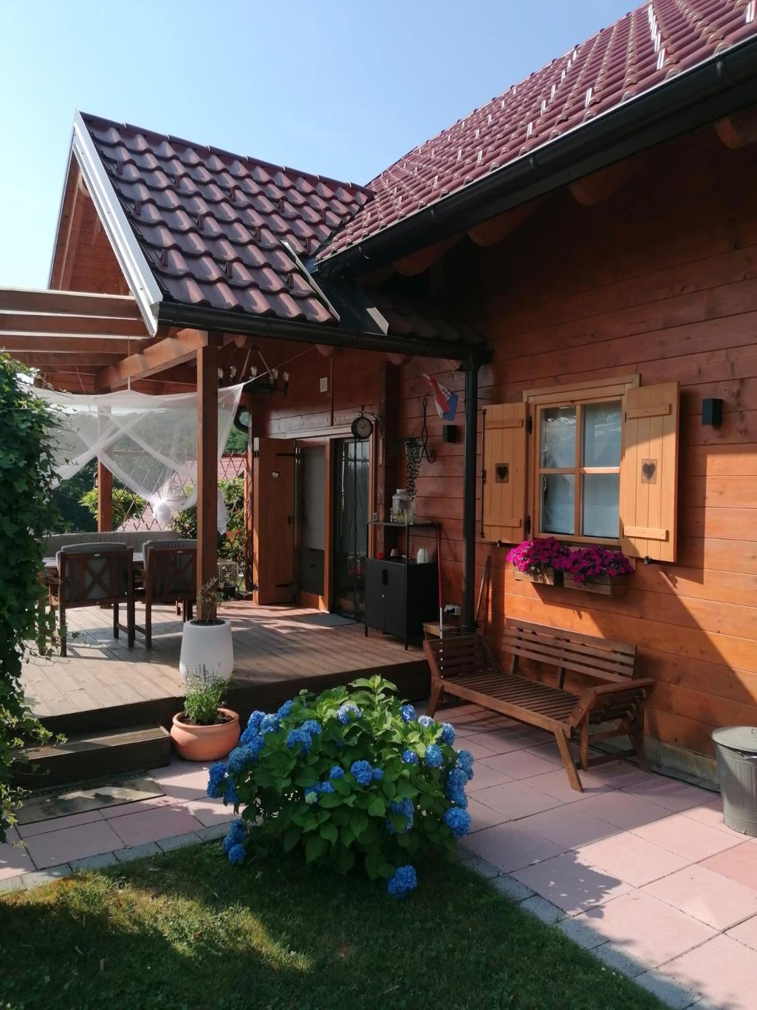 Drvena kuća Marta view 5