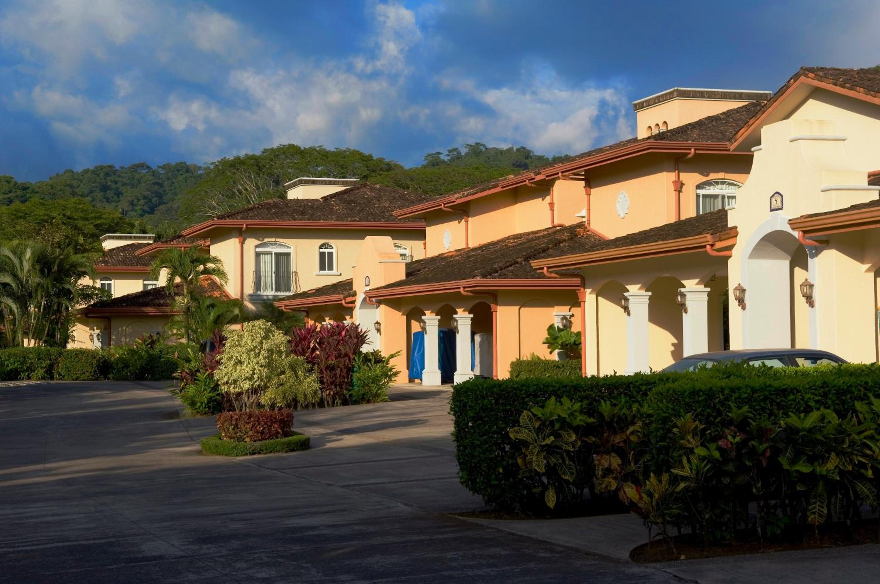 Colina 5D 3 bdr Golf View in Los Suenos