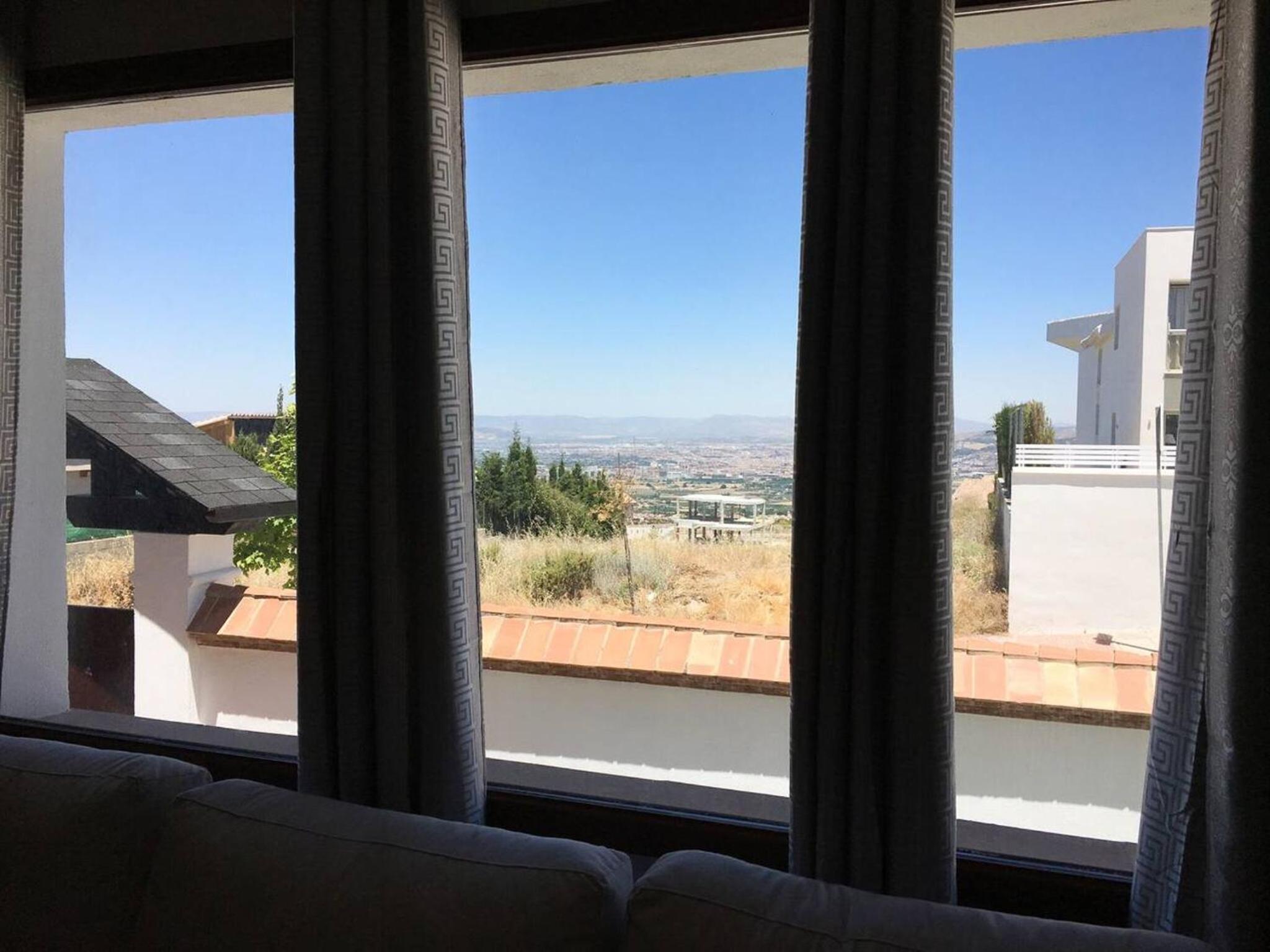 Spacious Villa in Granada with Private Pool and Jacuzzi