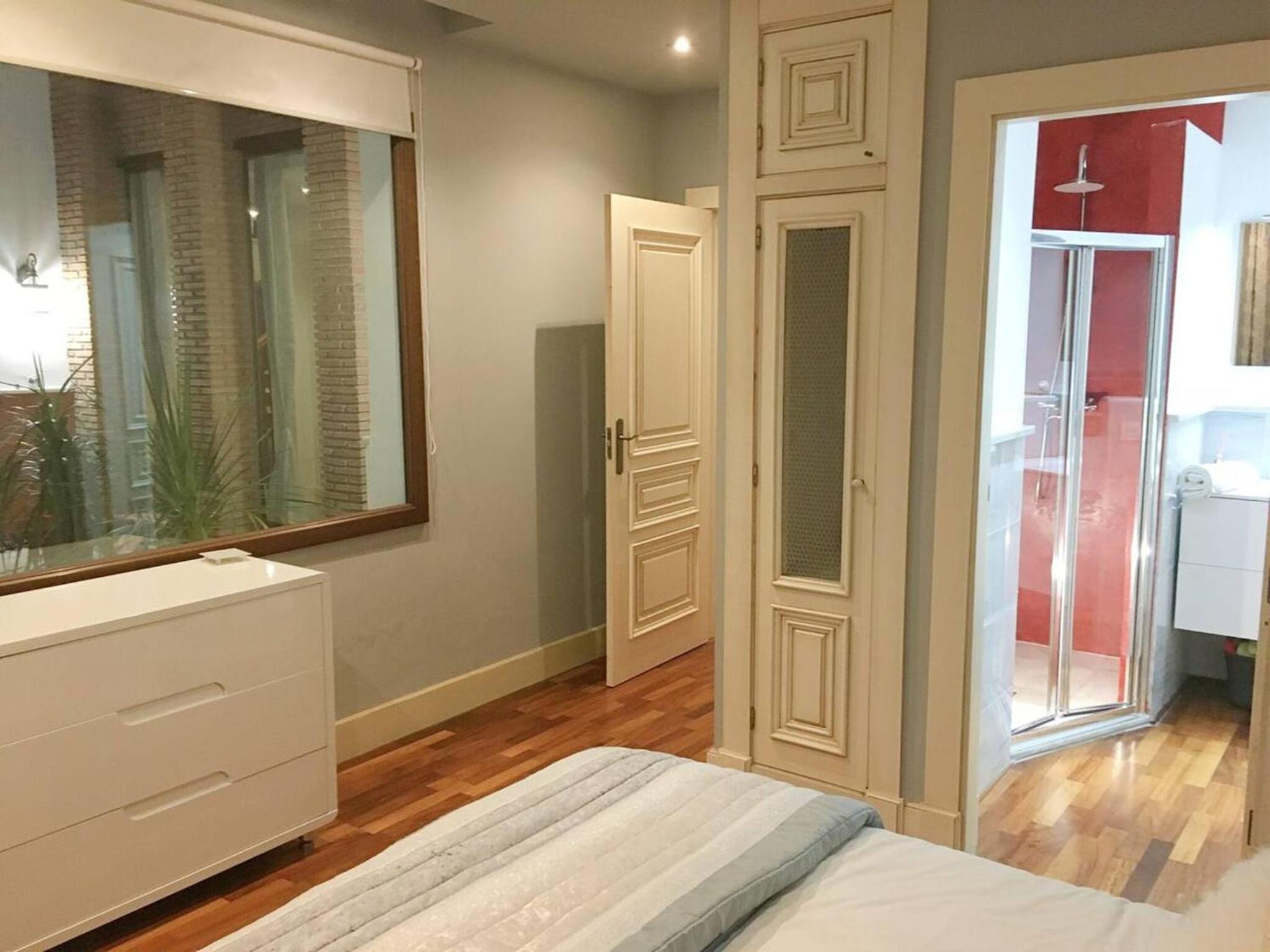 Spacious Villa in Granada with Private Pool and Jacuzzi