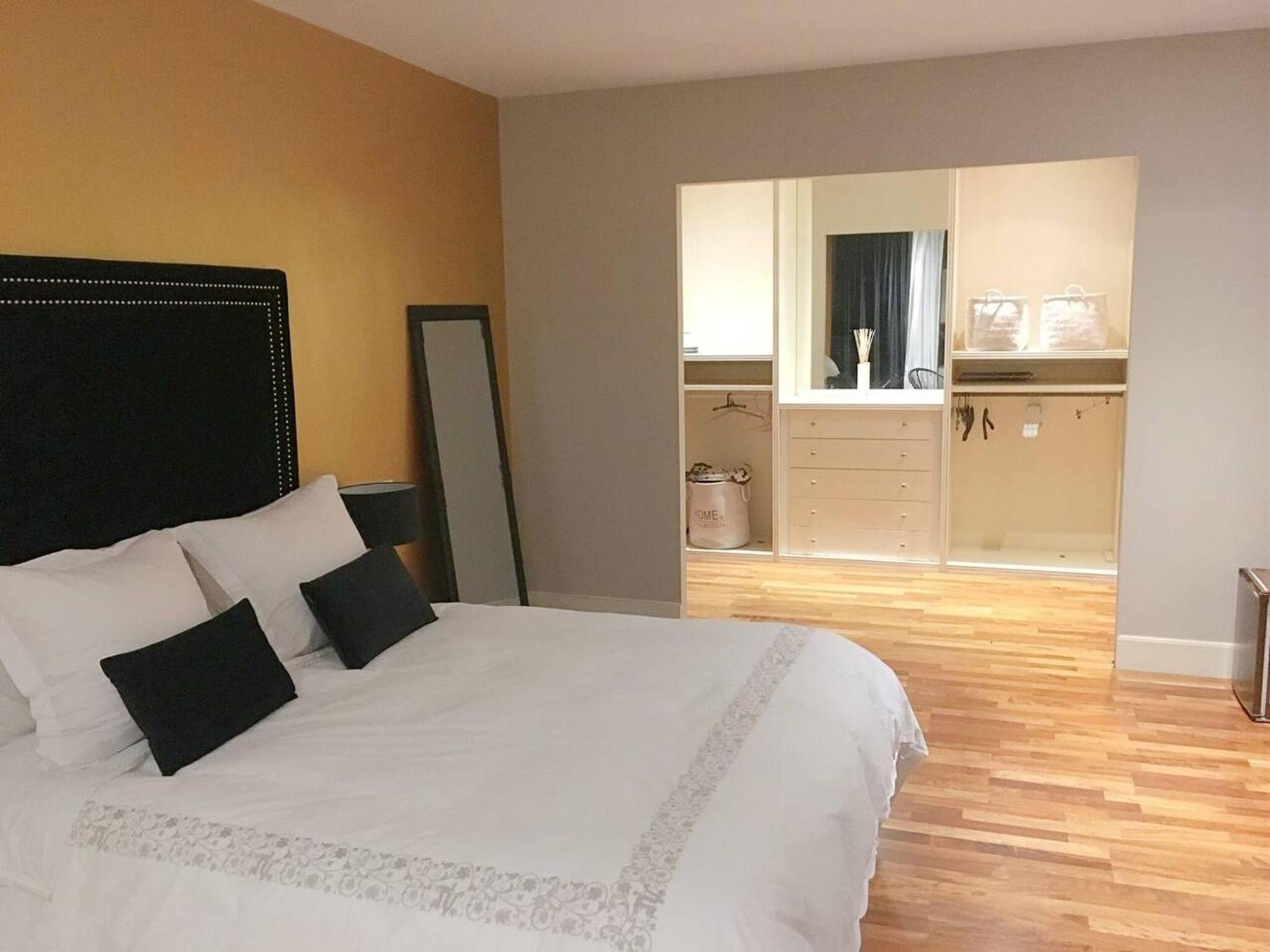 Spacious Villa in Granada with Private Pool and Jacuzzi