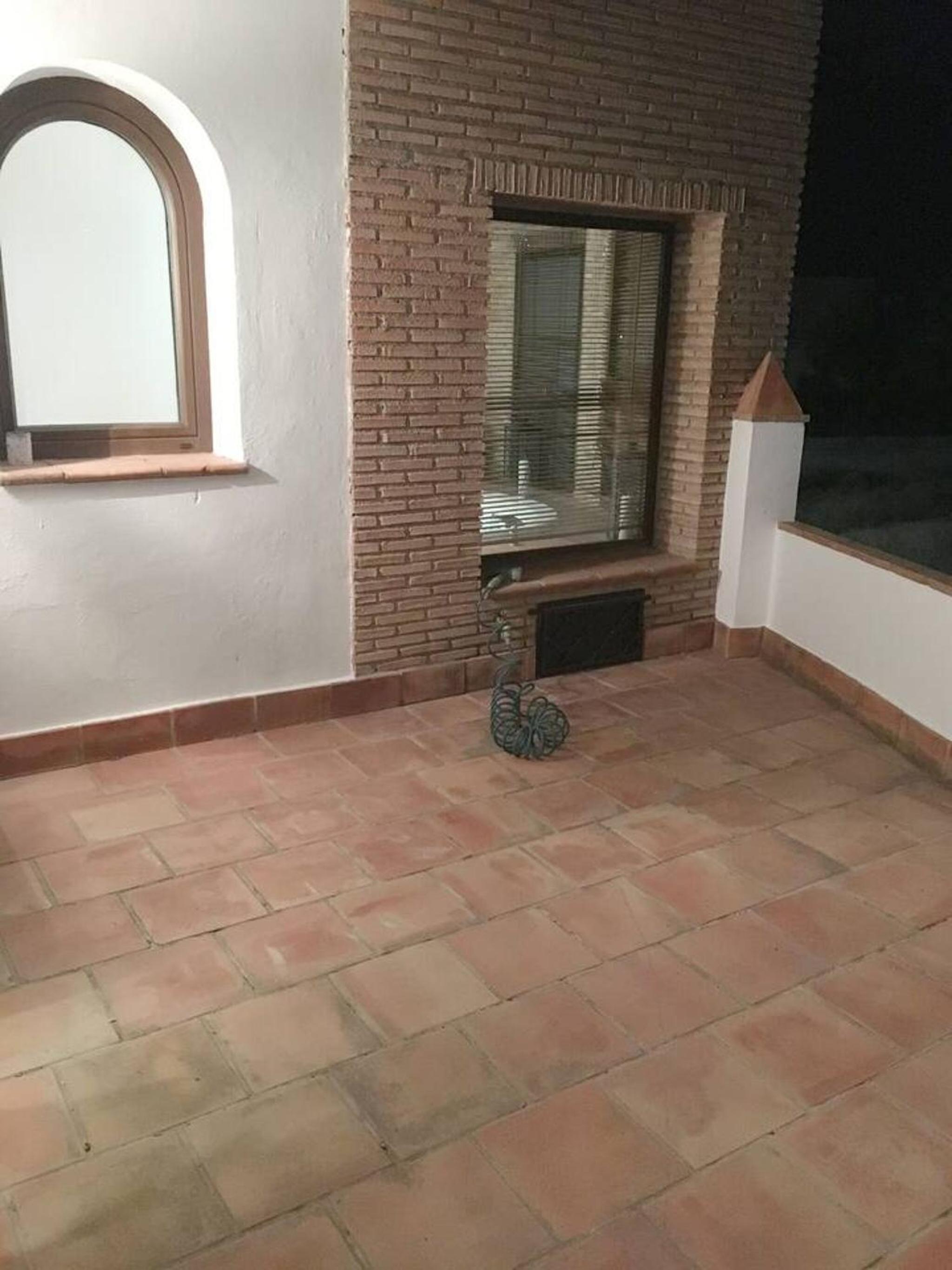 Spacious Villa in Granada with Private Pool and Jacuzzi