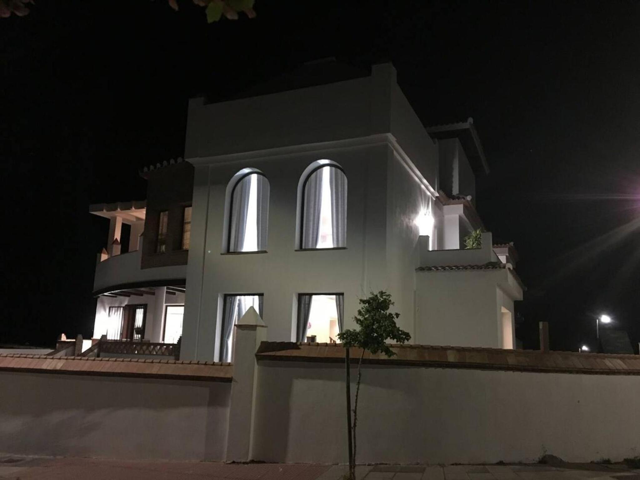 Spacious Villa in Granada with Private Pool and Jacuzzi